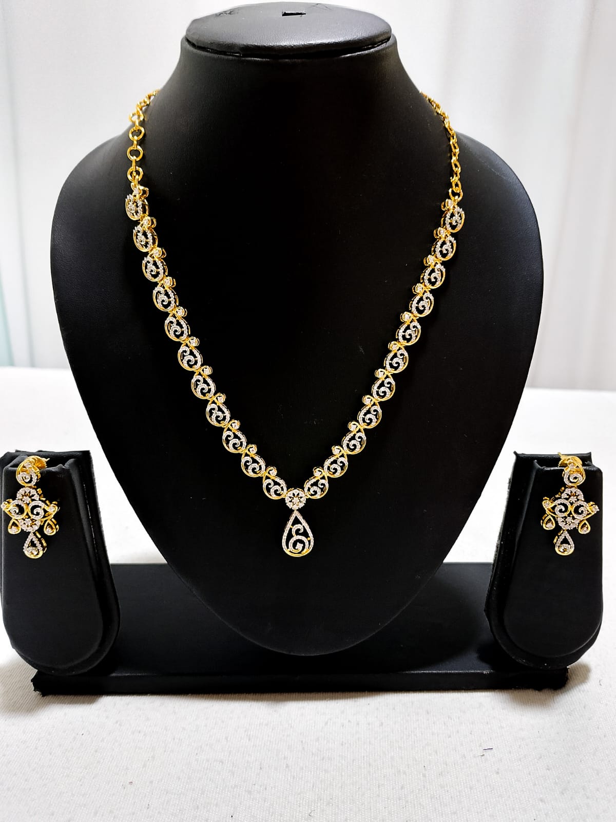 H49: Ready To Ship Beautiful White Stone Necklace Set