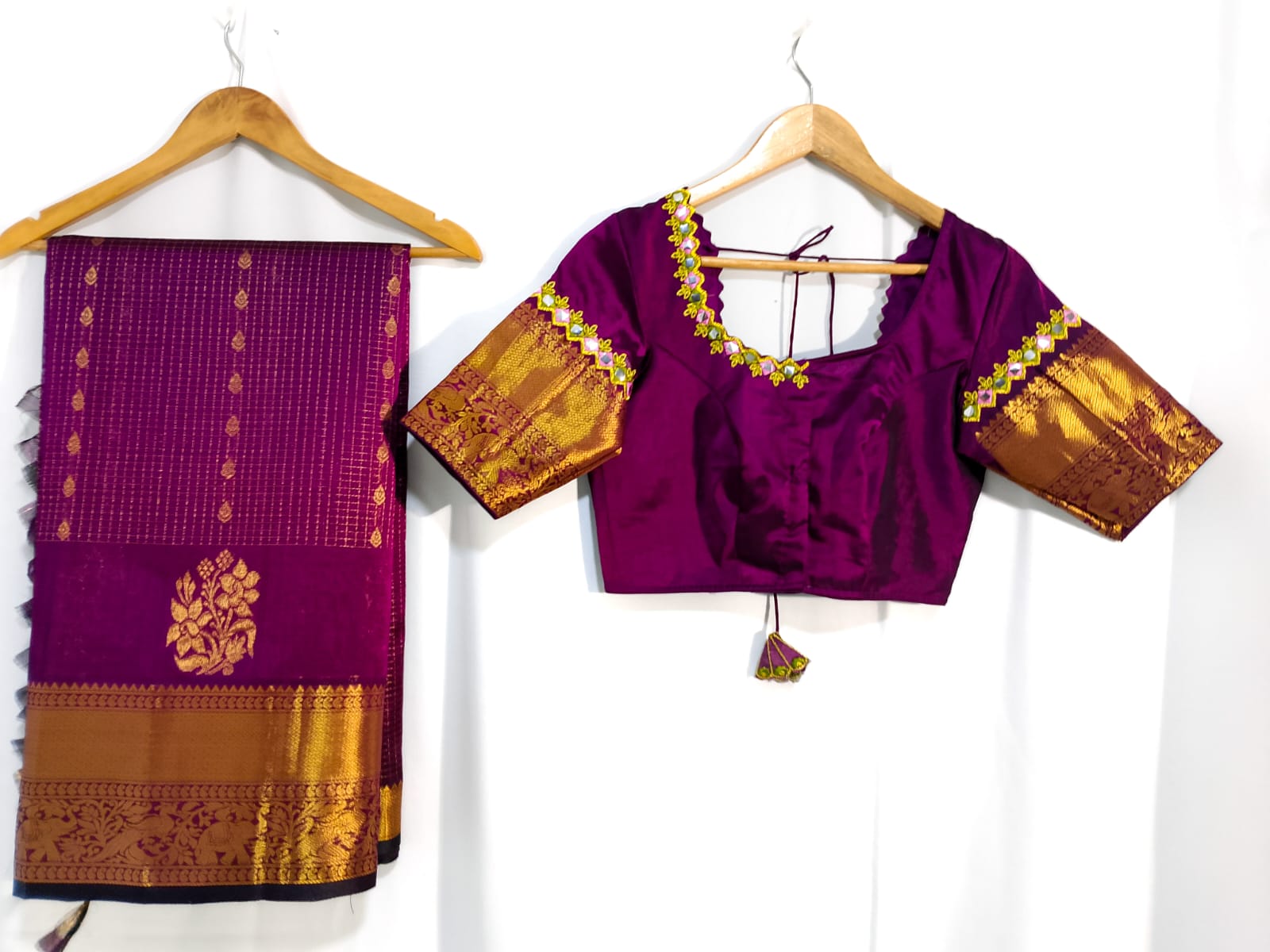 N838:Ready To Ship Beautiful Mangalagiri Saree With Stitched Embroidery Work Blouse