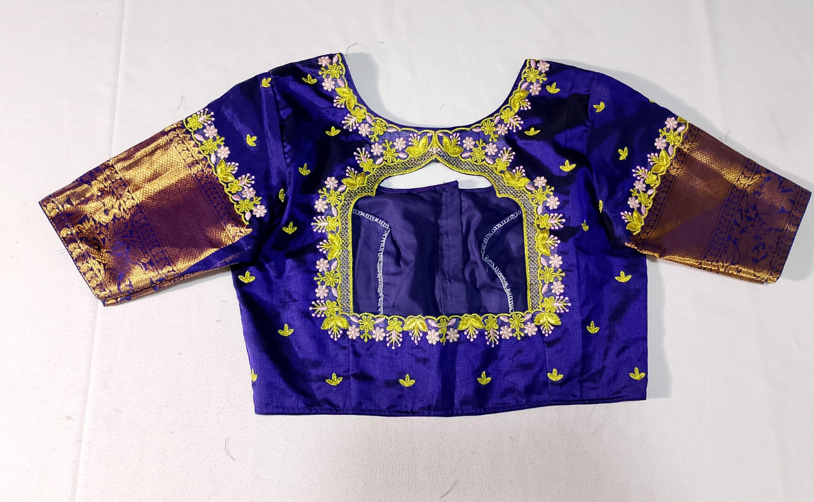 N853: Ready To Ship Beautiful Mangalagiri Saree With Stitched Embroidery Work Blouse