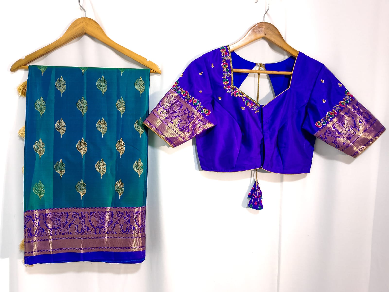 N855:Ready To Ship Beautiful Pure Kanchipattu Saree With Stitched Maggam Work Blouse N855:Ready To Ship Beautiful Pure Kanchipattu Saree With Stitched Maggam Work Blouse