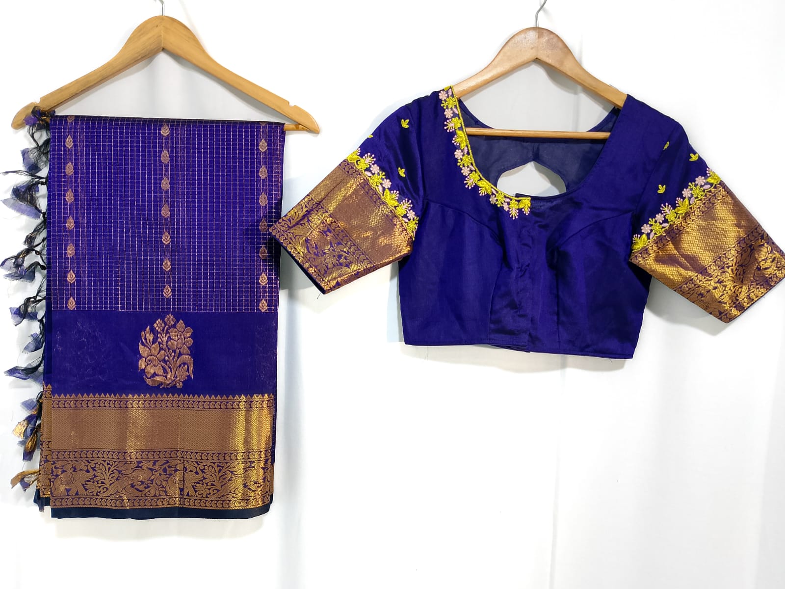 N853: Ready To Ship Beautiful Mangalagiri Saree With Stitched Embroidery Work Blouse