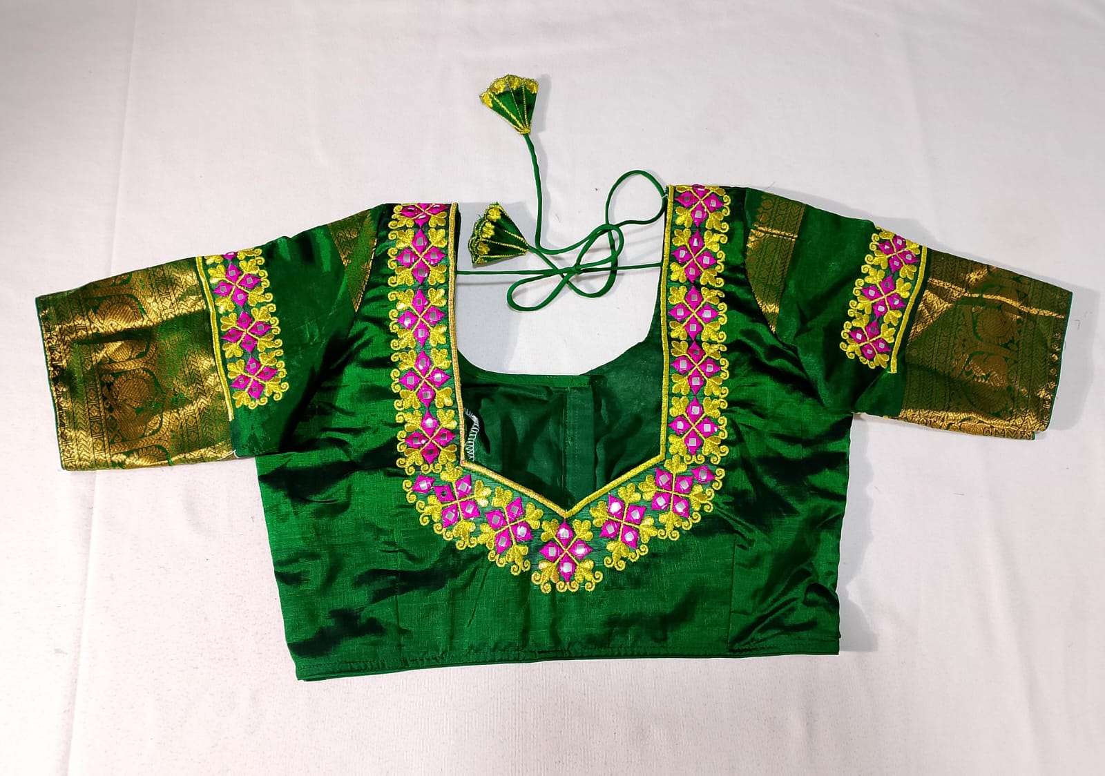 N854: Ready To Ship Beautiful Mangalagiri Saree With Stitched Embroidery Work Blouse