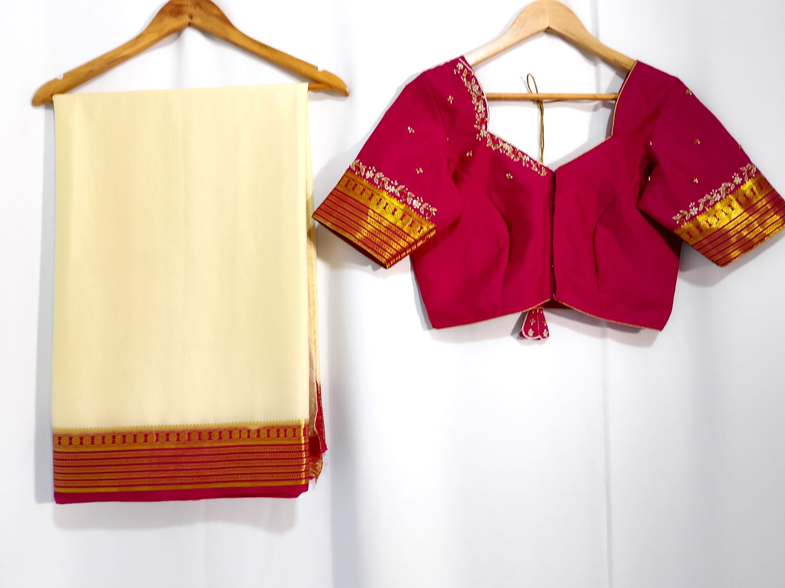 N872:Ready To Ship Beautiful Pure Mysore Silk Saree With Stitched Maggam Work Blouse N872:Ready To Ship Beautiful Pure Mysore Silk Saree With Stitched Maggam Work Blouse