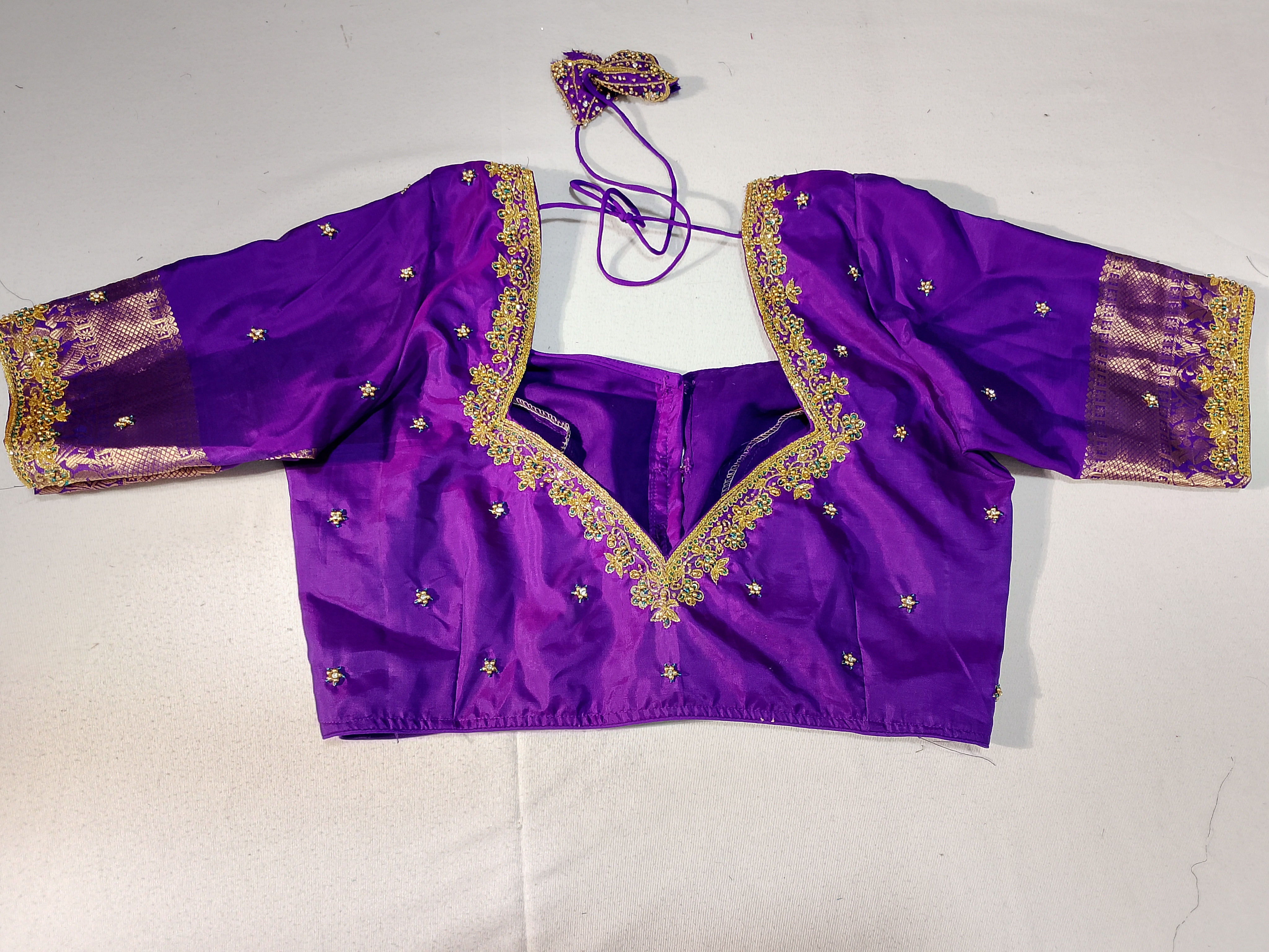 N894:Ready To Ship Beautiful Pure Kanchipattu Saree With Stitched Maggam Work Blouse N894:Ready To Ship Beautiful Pure Kanchipattu Saree With Stitched Maggam Work Blouse
