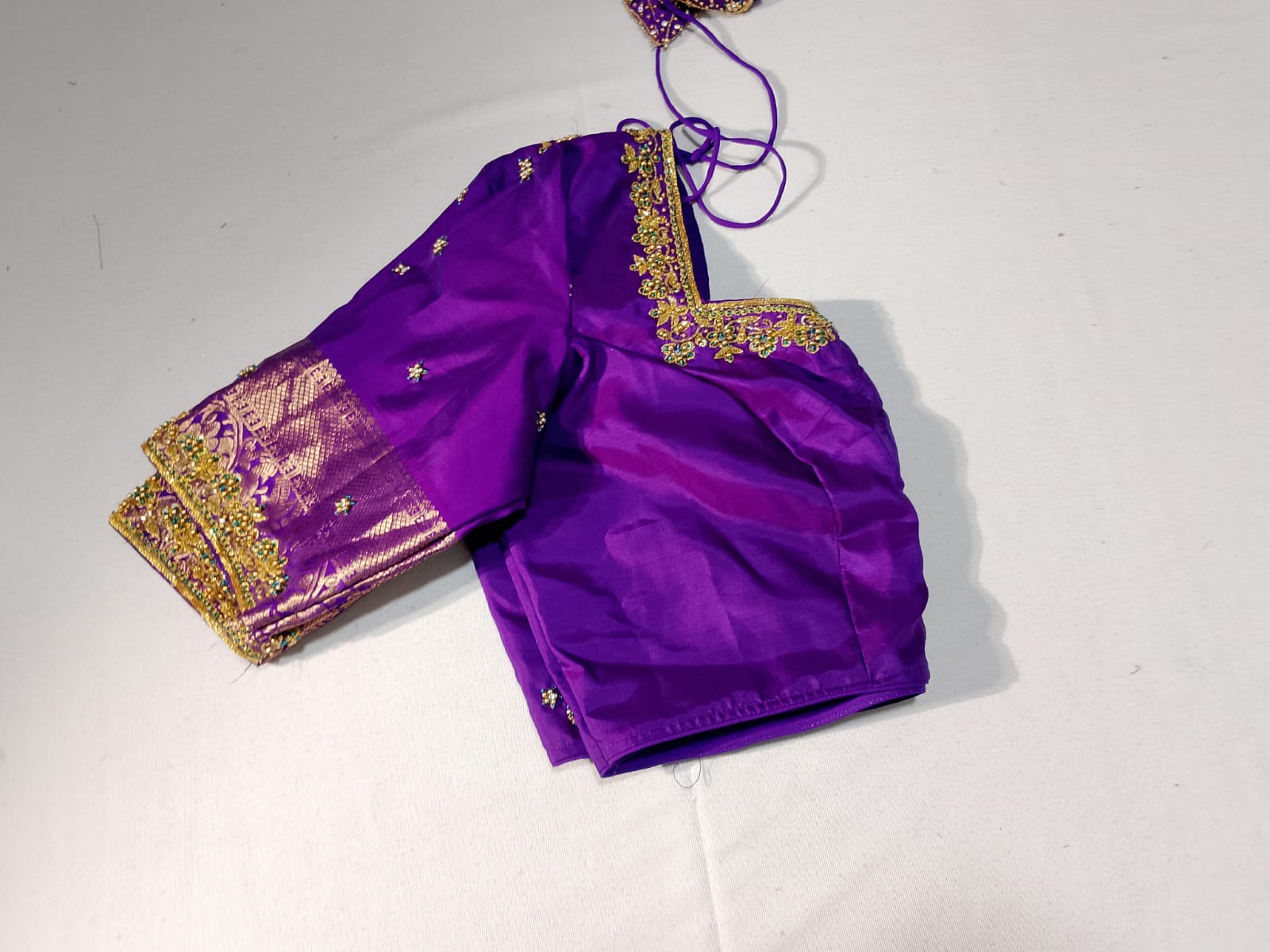 N894:Ready To Ship Beautiful Pure Kanchipattu Saree With Stitched Maggam Work Blouse N894:Ready To Ship Beautiful Pure Kanchipattu Saree With Stitched Maggam Work Blouse