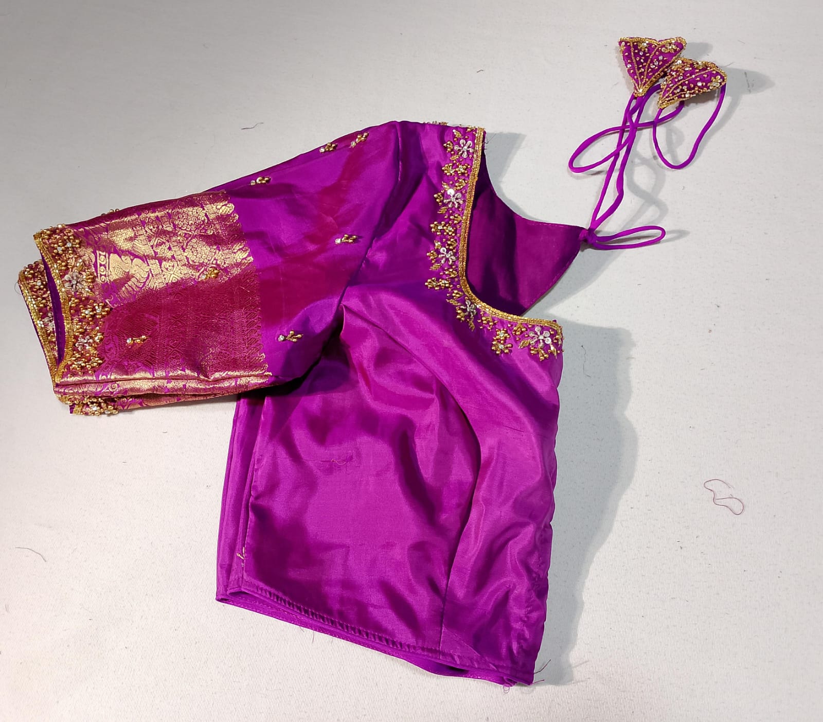 N893:Ready To Ship Beautiful Pure Kanchipattu Saree With Stitched Maggam Work Blouse N893:Ready To Ship Beautiful Pure Kanchipattu Saree With Stitched Maggam Work Blouse