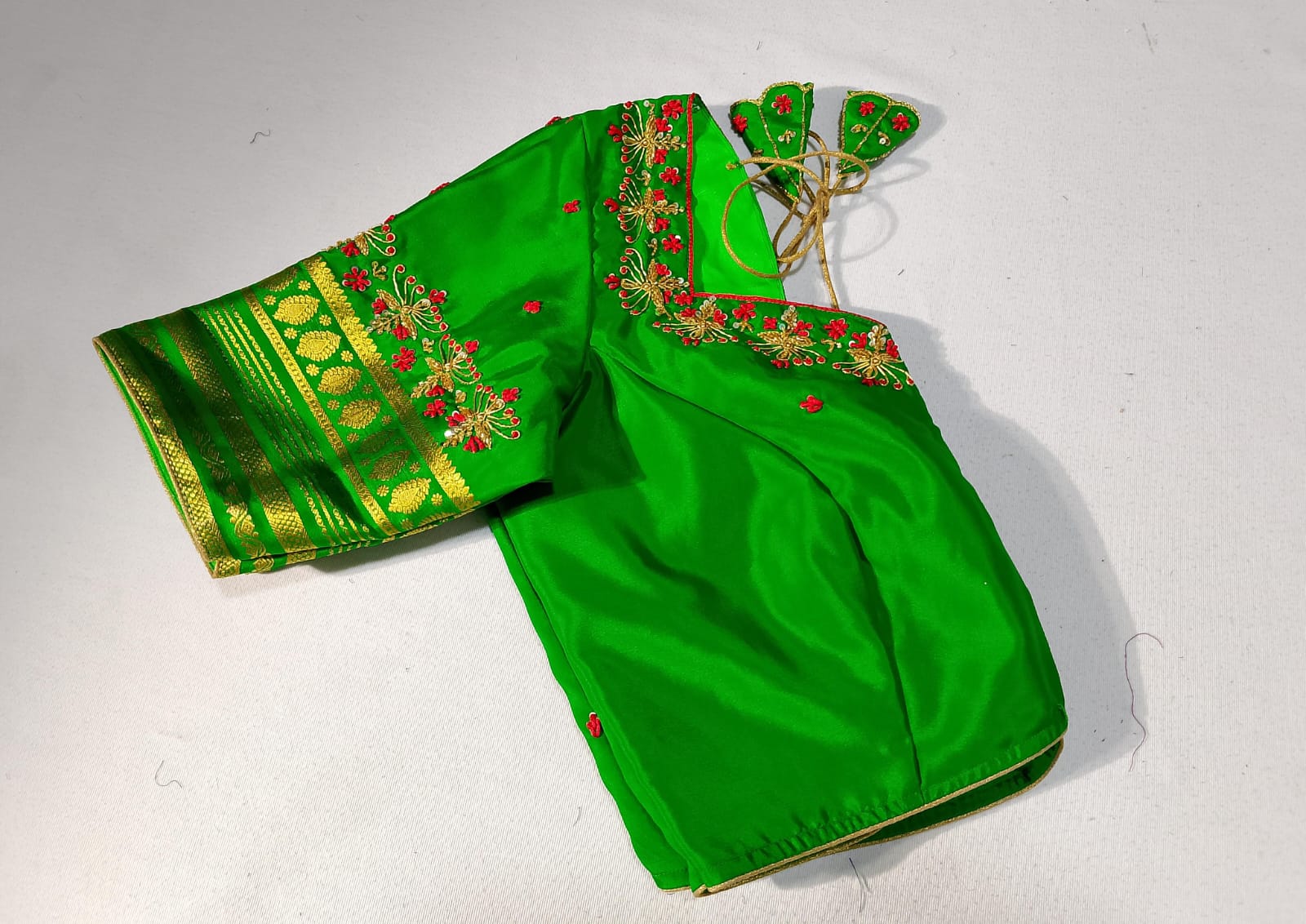 N896:Ready To Ship Beautiful Pure Mysore Silk Saree With Stitched Maggam Work Blouse