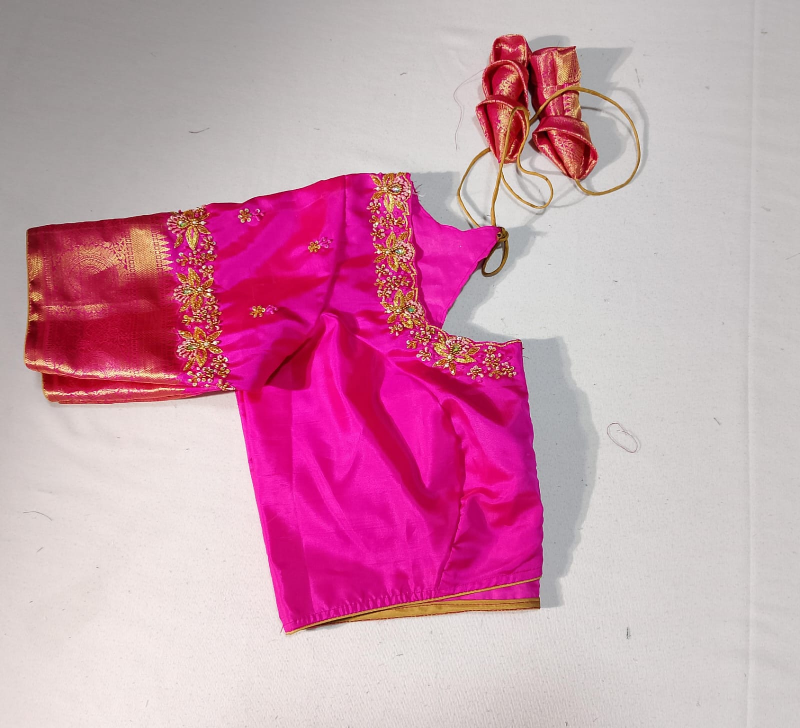 N902:Ready To Ship Beautiful Pure Kanchipattu Saree With Stitched Maggam Work Blouse N902:Ready To Ship Beautiful Pure Kanchipattu Saree With Stitched Maggam Work Blouse