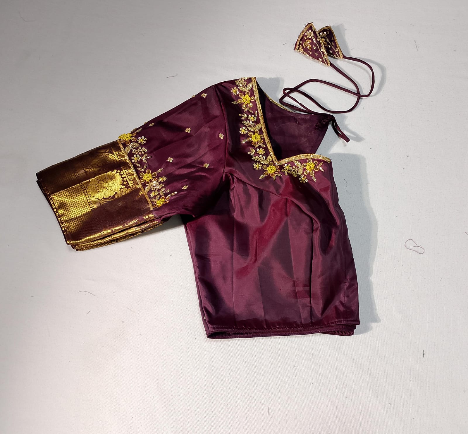 N910:Ready To Ship Beautiful Pure Kanchipattu Saree With Stitched Maggam Work Blouse N910:Ready To Ship Beautiful Pure Kanchipattu Saree With Stitched Maggam Work Blouse