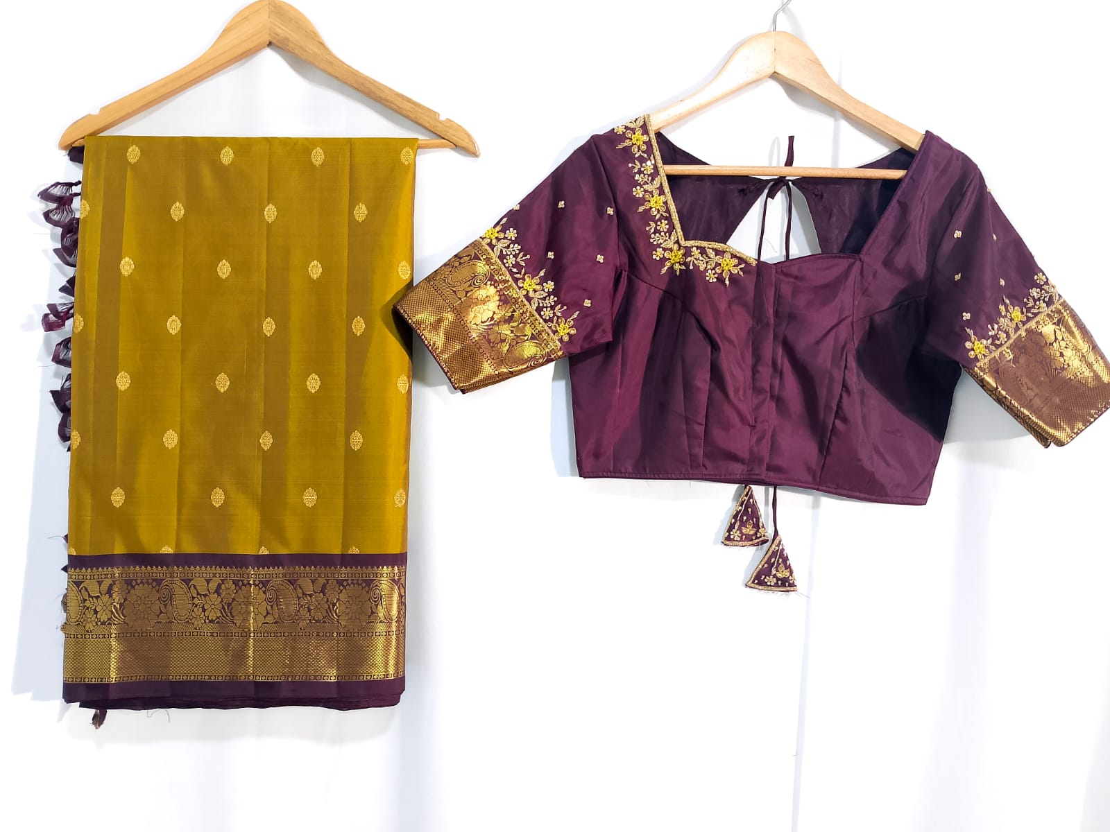 N910:Ready To Ship Beautiful Pure Kanchipattu Saree With Stitched Maggam Work Blouse N910:Ready To Ship Beautiful Pure Kanchipattu Saree With Stitched Maggam Work Blouse