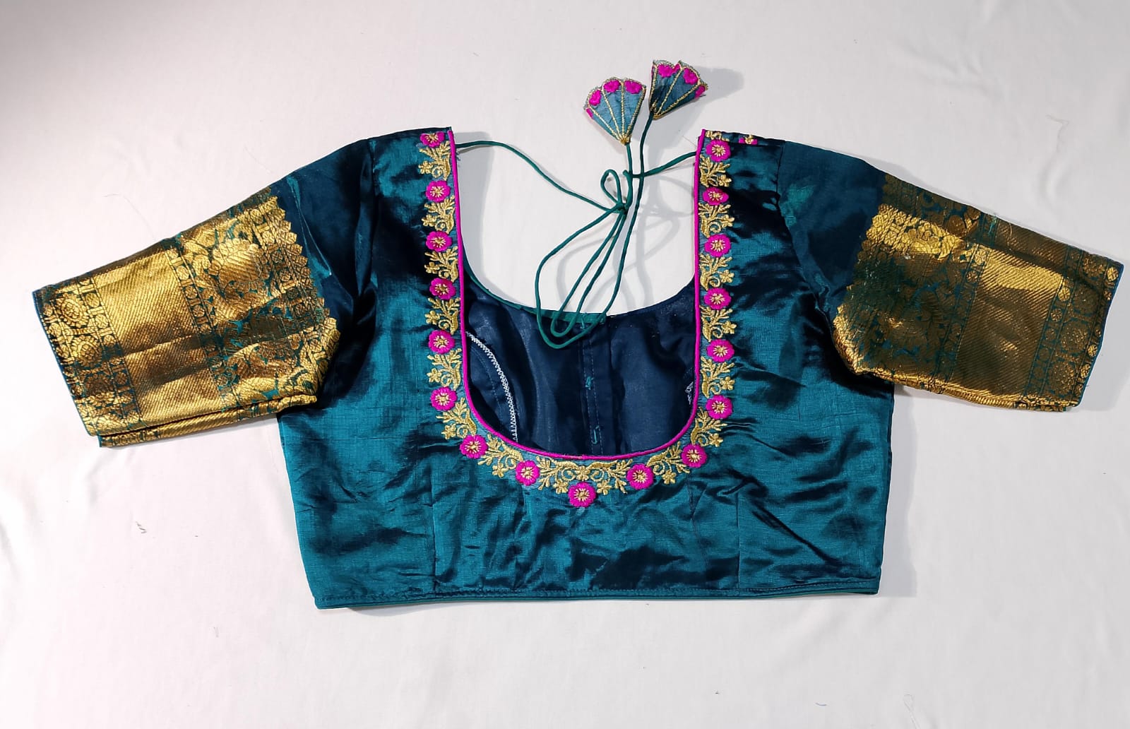 N918: Ready To Ship Beautiful Mangalagiri Saree With Stitched Embroidery Work Blouse N918: Ready To Ship Beautiful Mangalagiri Saree With Stitched Embroidery Work Blouse