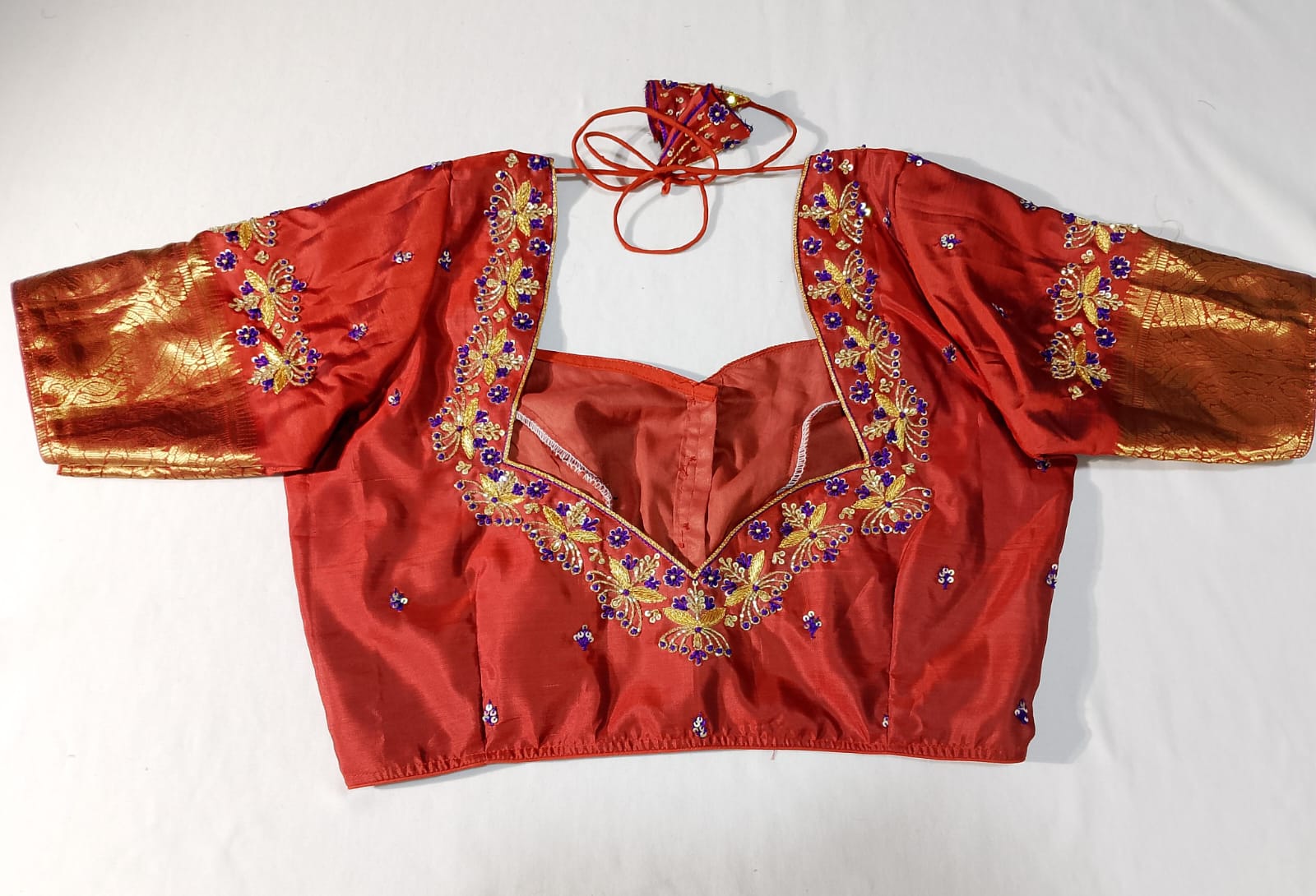 N909:Ready To Ship Beautiful Pure Kanchipattu Saree With Stitched Maggam Work Blouse N909:Ready To Ship Beautiful Pure Kanchipattu Saree With Stitched Maggam Work Blouse