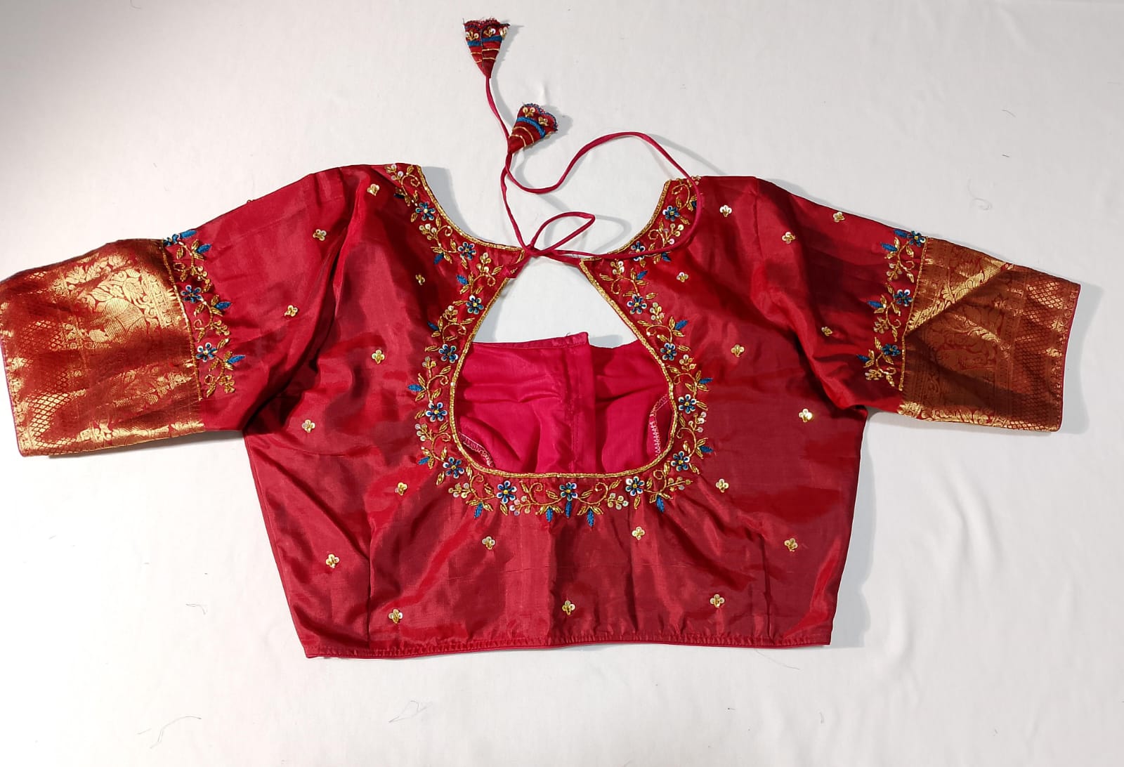 N908:Ready To Ship Beautiful Pure Kanchipattu Saree With Stitched Maggam Work Blouse N908:Ready To Ship Beautiful Pure Kanchipattu Saree With Stitched Maggam Work Blouse