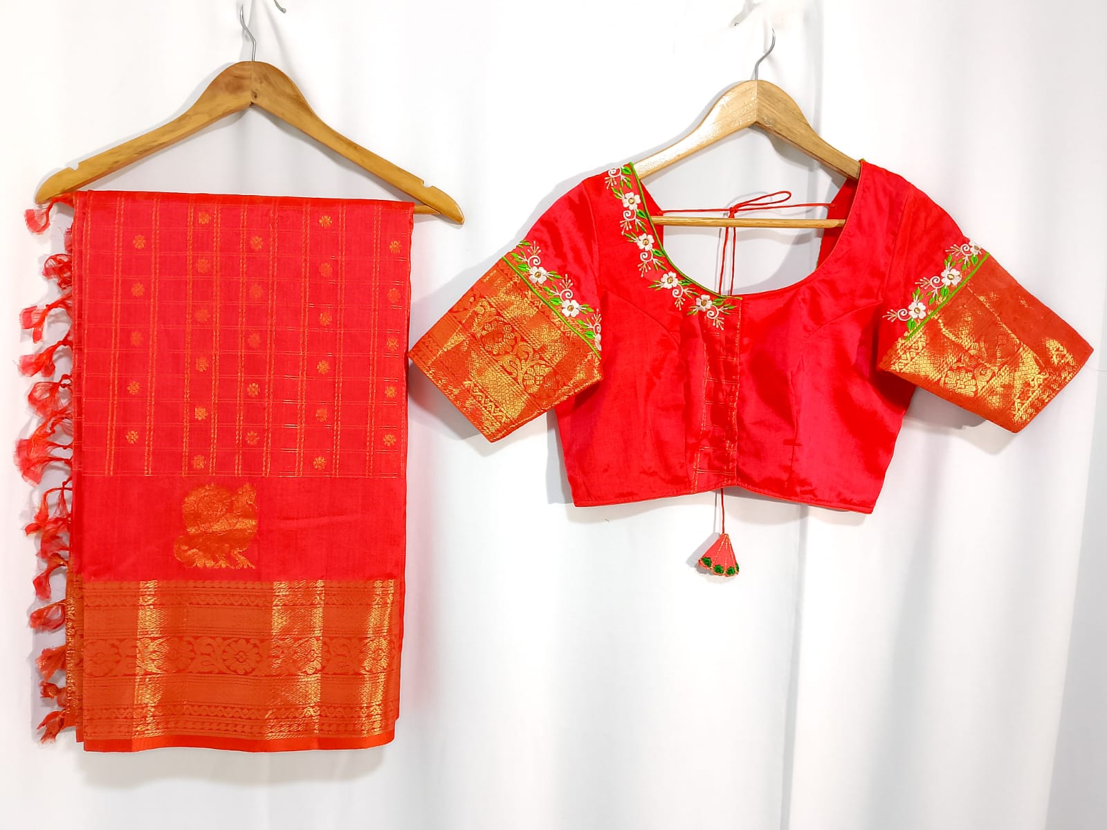 N922: Ready To Ship Beautiful Mangalagiri Saree With Stitched Embroidery Work Blouse
