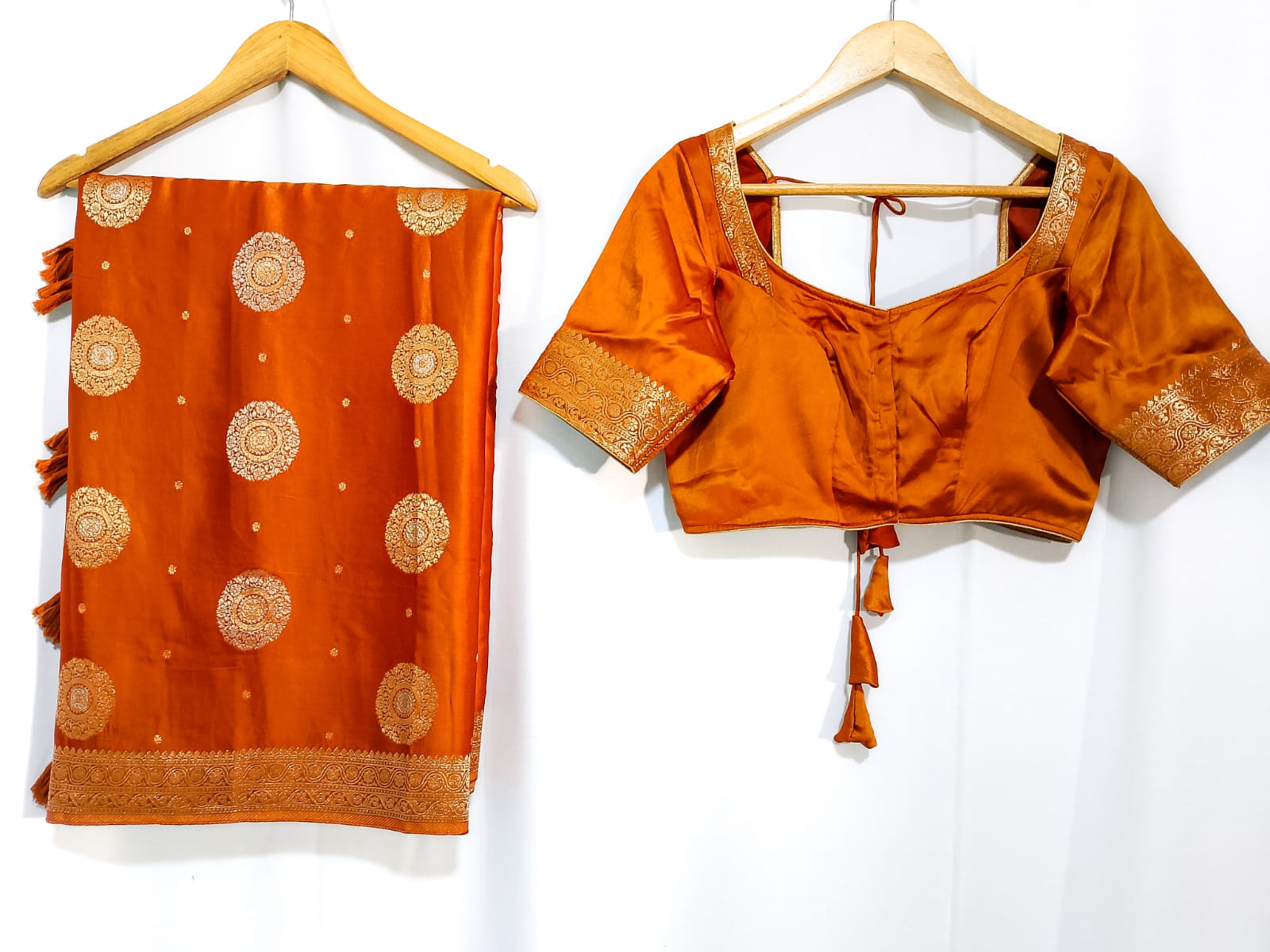 N916: Ready To Ship Beautiful Banarasi Mashroom Satin Silk Saree With Stitched Blouse