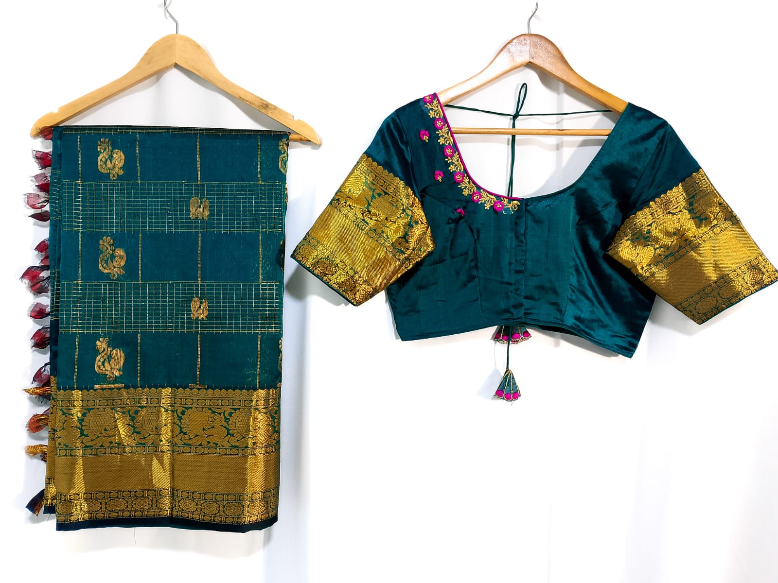 N918: Ready To Ship Beautiful Mangalagiri Saree With Stitched Embroidery Work Blouse N918: Ready To Ship Beautiful Mangalagiri Saree With Stitched Embroidery Work Blouse