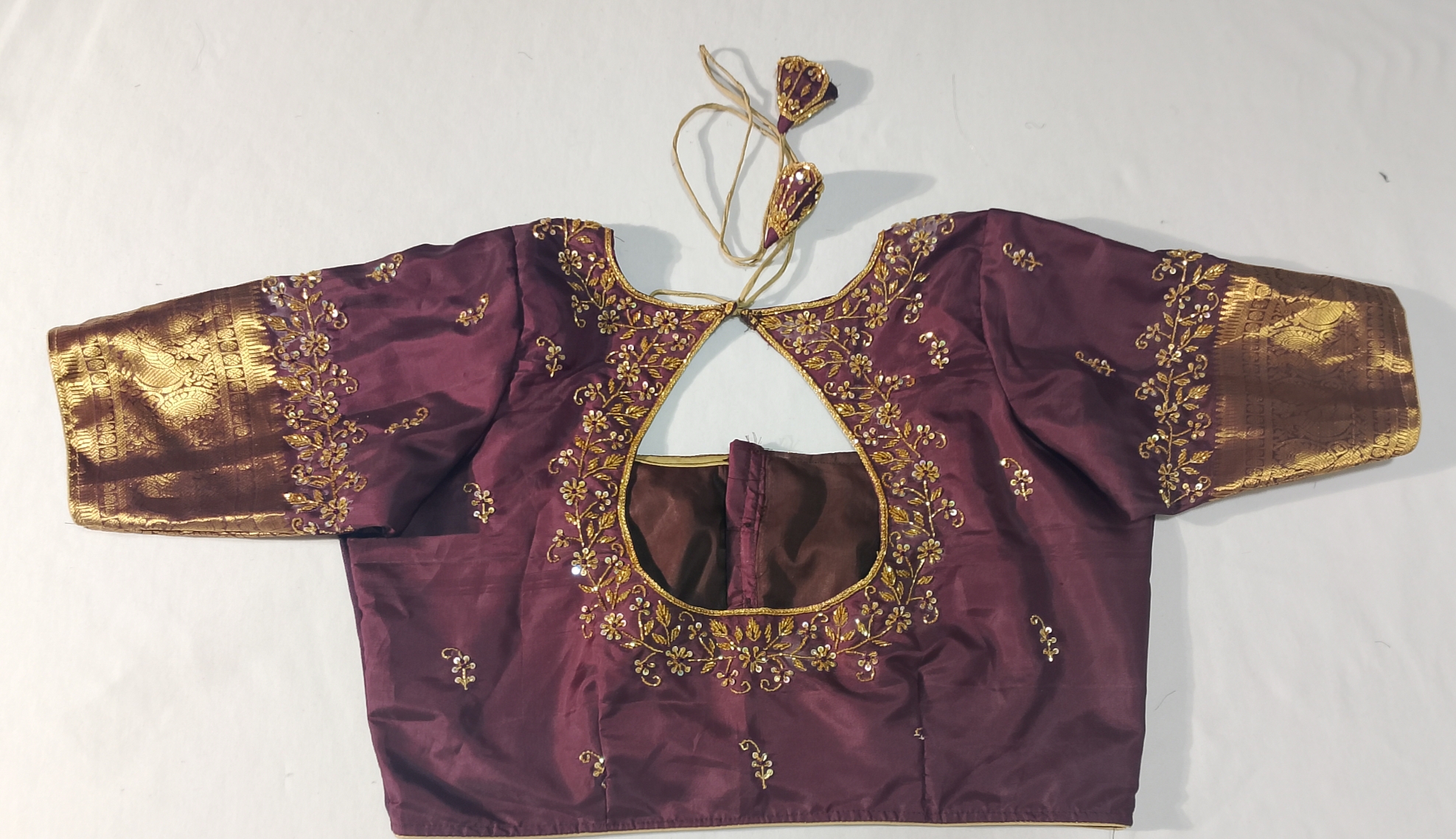 N912:Ready To Ship Beautiful Pure Kanchipattu Saree With Stitched Maggam Work Blouse N912:Ready To Ship Beautiful Pure Kanchipattu Saree With Stitched Maggam Work Blouse