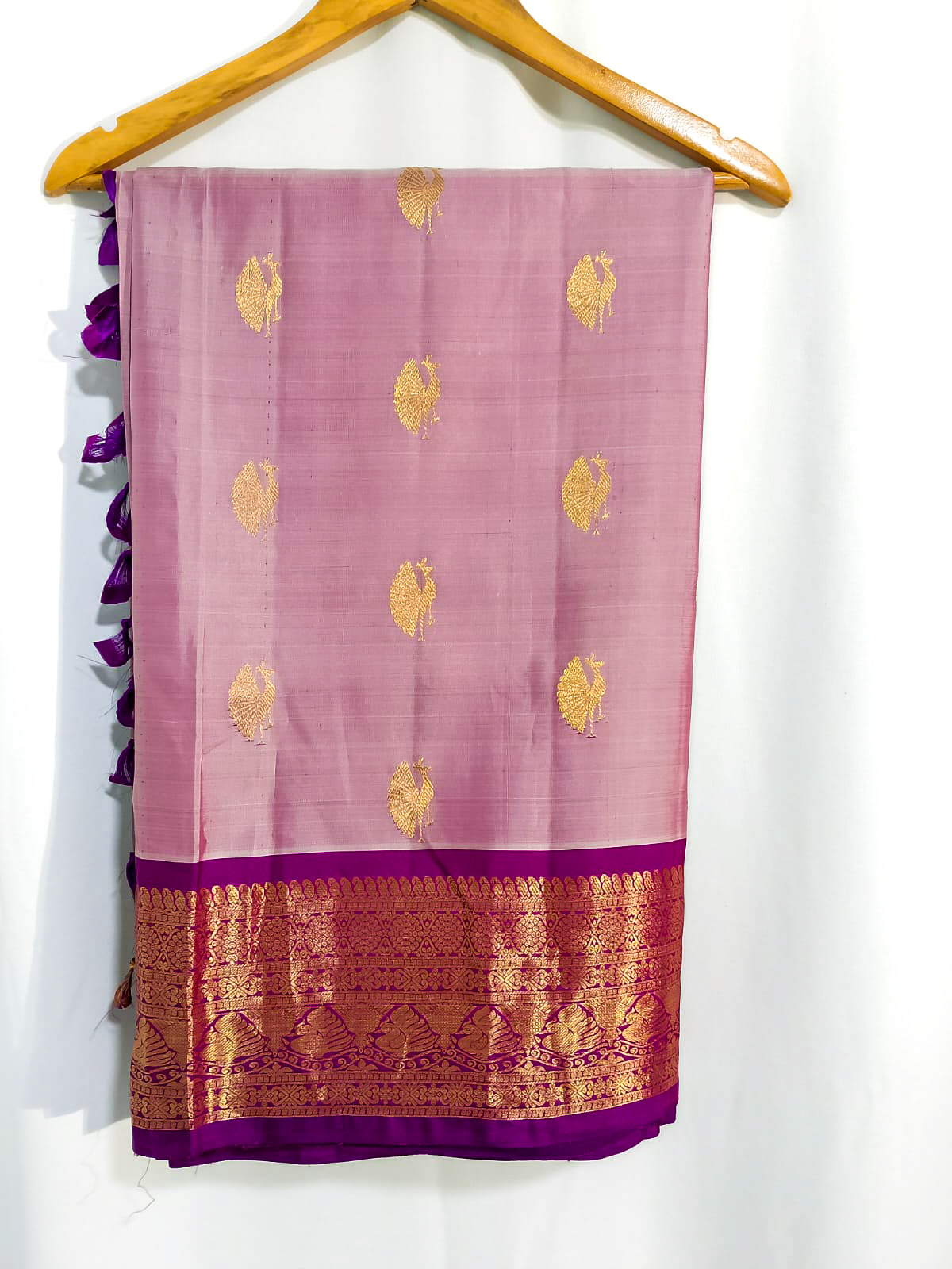 N893:Ready To Ship Beautiful Pure Kanchipattu Saree With Stitched Maggam Work Blouse N893:Ready To Ship Beautiful Pure Kanchipattu Saree With Stitched Maggam Work Blouse