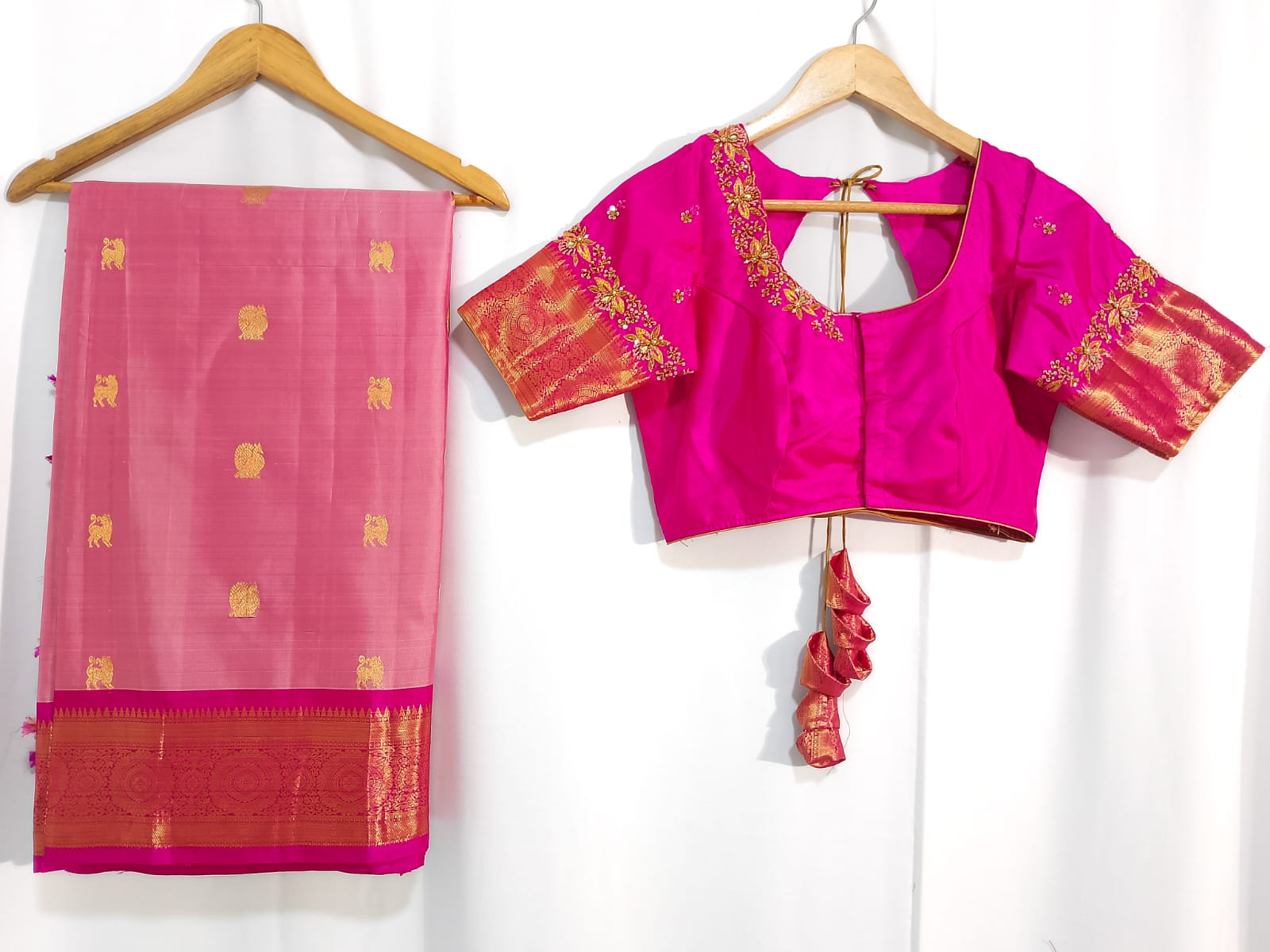 N902:Ready To Ship Beautiful Pure Kanchipattu Saree With Stitched Maggam Work Blouse N902:Ready To Ship Beautiful Pure Kanchipattu Saree With Stitched Maggam Work Blouse