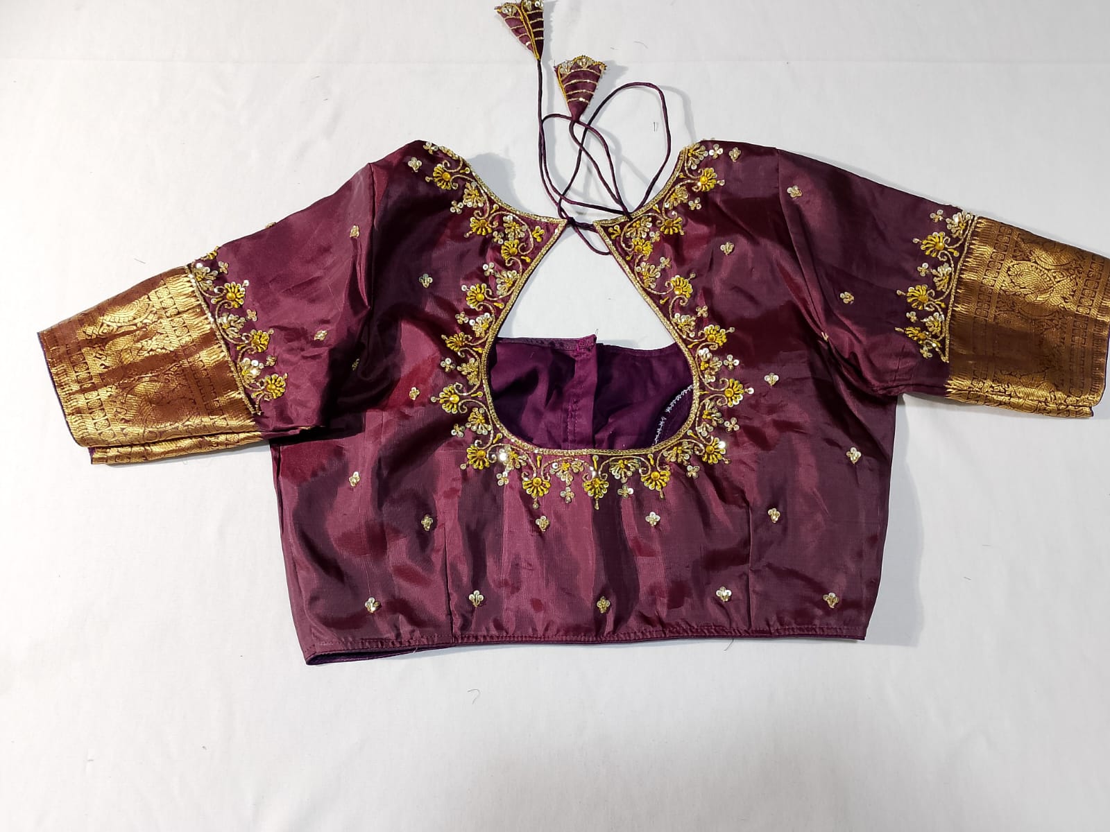 N940:Ready To Ship Beautiful Pure Kanchipattu Saree With Stitched Maggam Work Blouse N940:Ready To Ship Beautiful Pure Kanchipattu Saree With Stitched Maggam Work Blouse