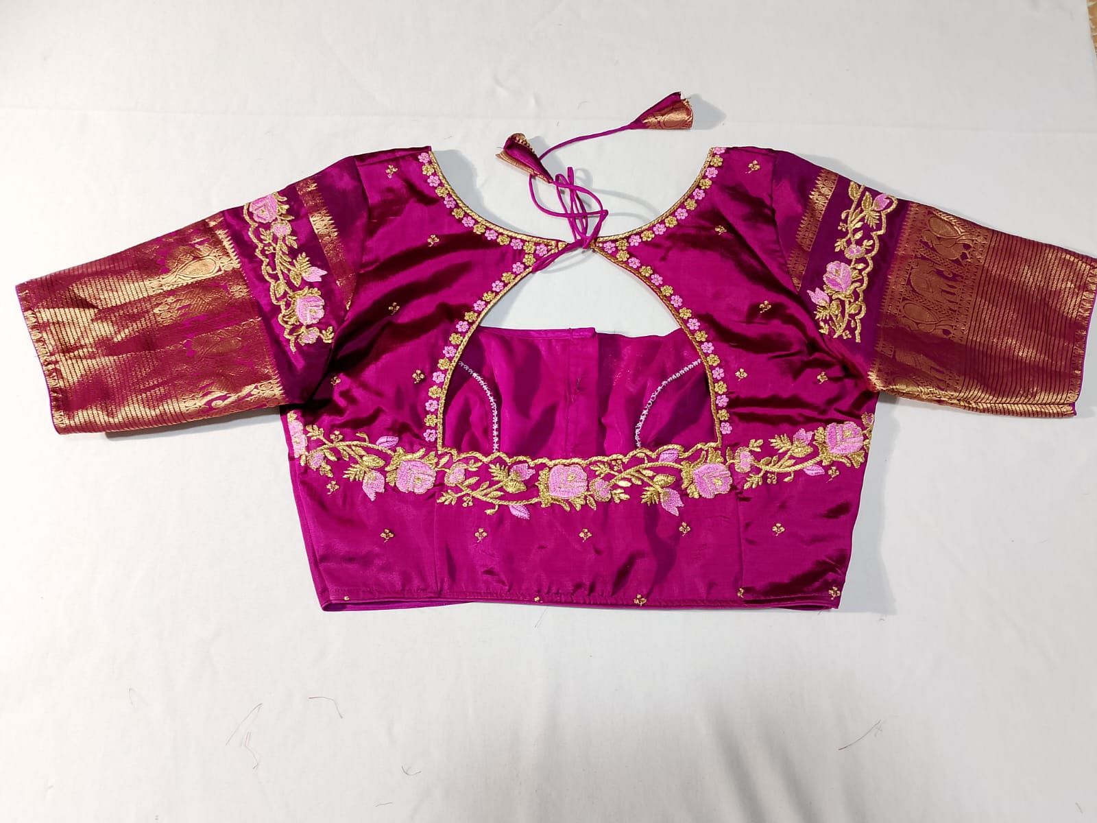 N938: Ready To Ship Beautiful Pure Kanchiapttu Saree With Stitched Embroidery Work Blouse N938: Ready To Ship Beautiful Pure Kanchiapttu Saree With Stitched Embroidery Work Blouse
