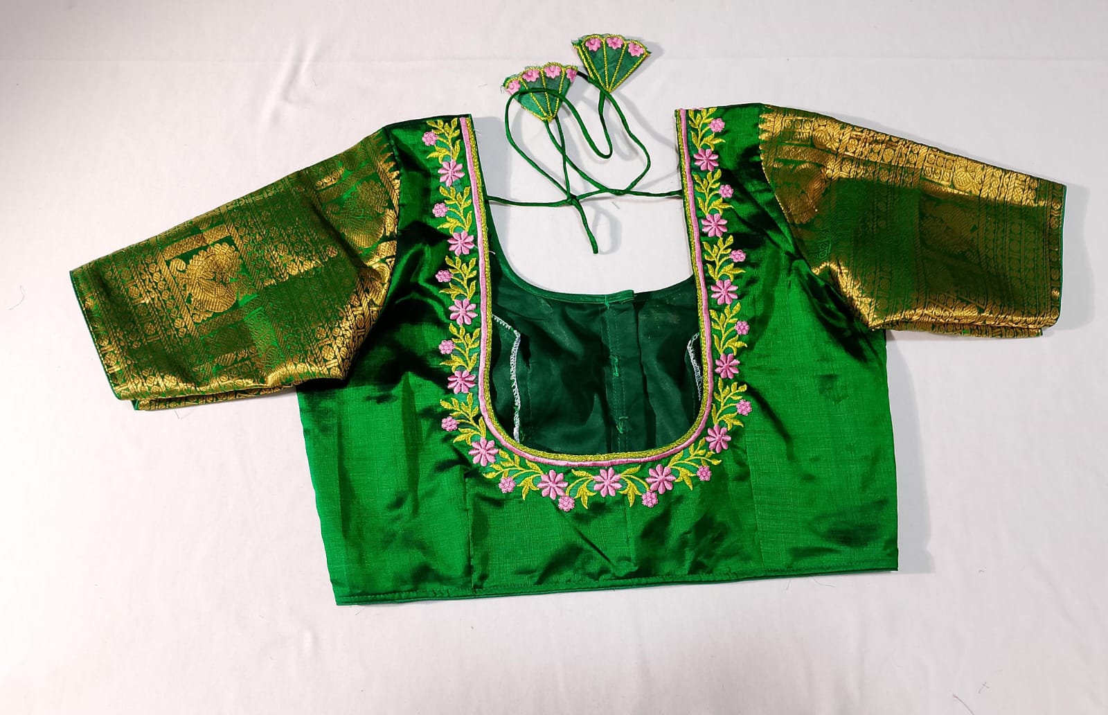 N939: Ready To Ship Beautiful Pure Ikkat Silk Saree With Stitched Blouse N939: Ready To Ship Beautiful Pure Ikkat Silk Saree With Stitched Blouse