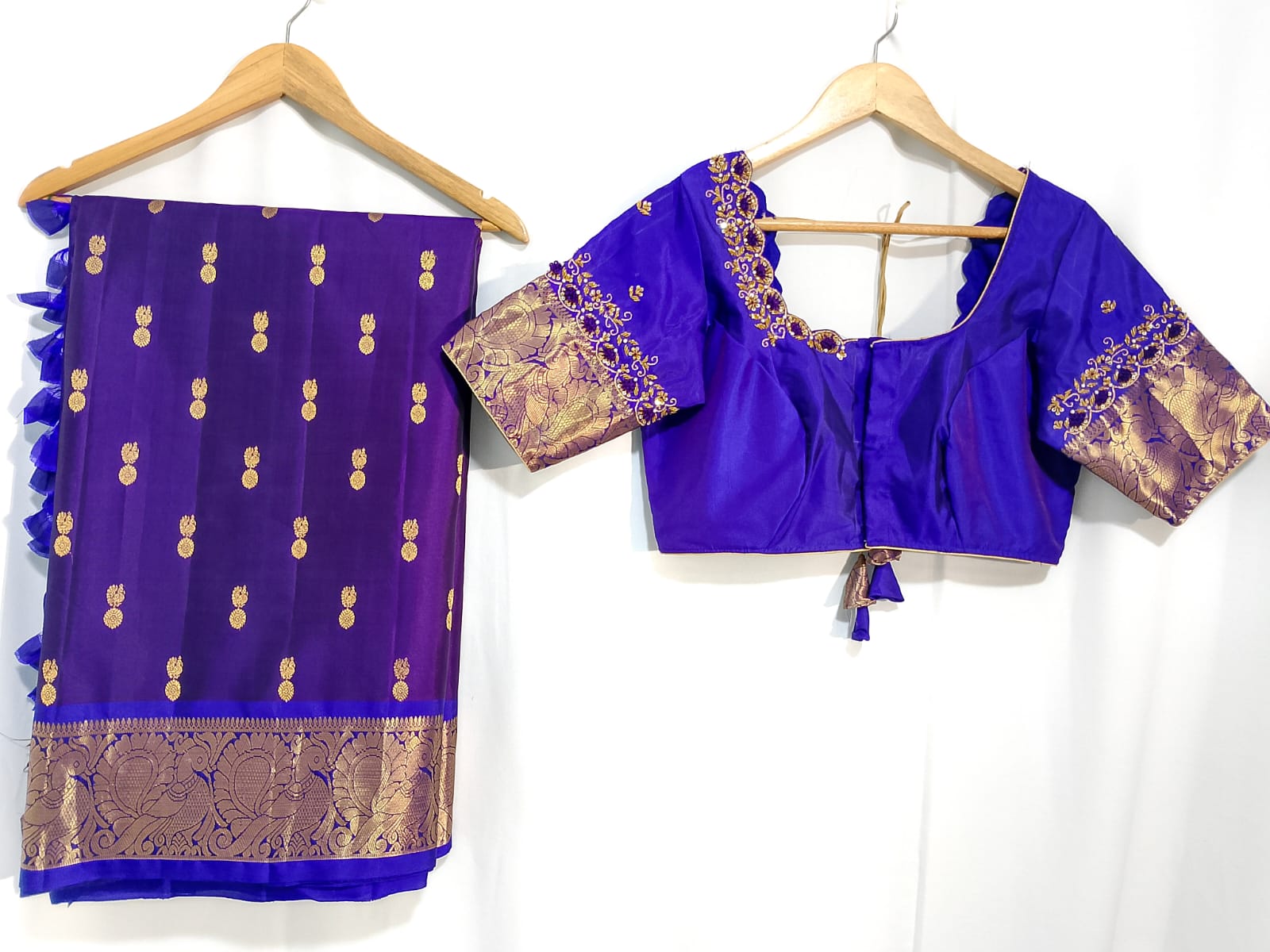 N928:Ready To Ship Beautiful Pure Kanchipattu Saree With Stitched Blouse