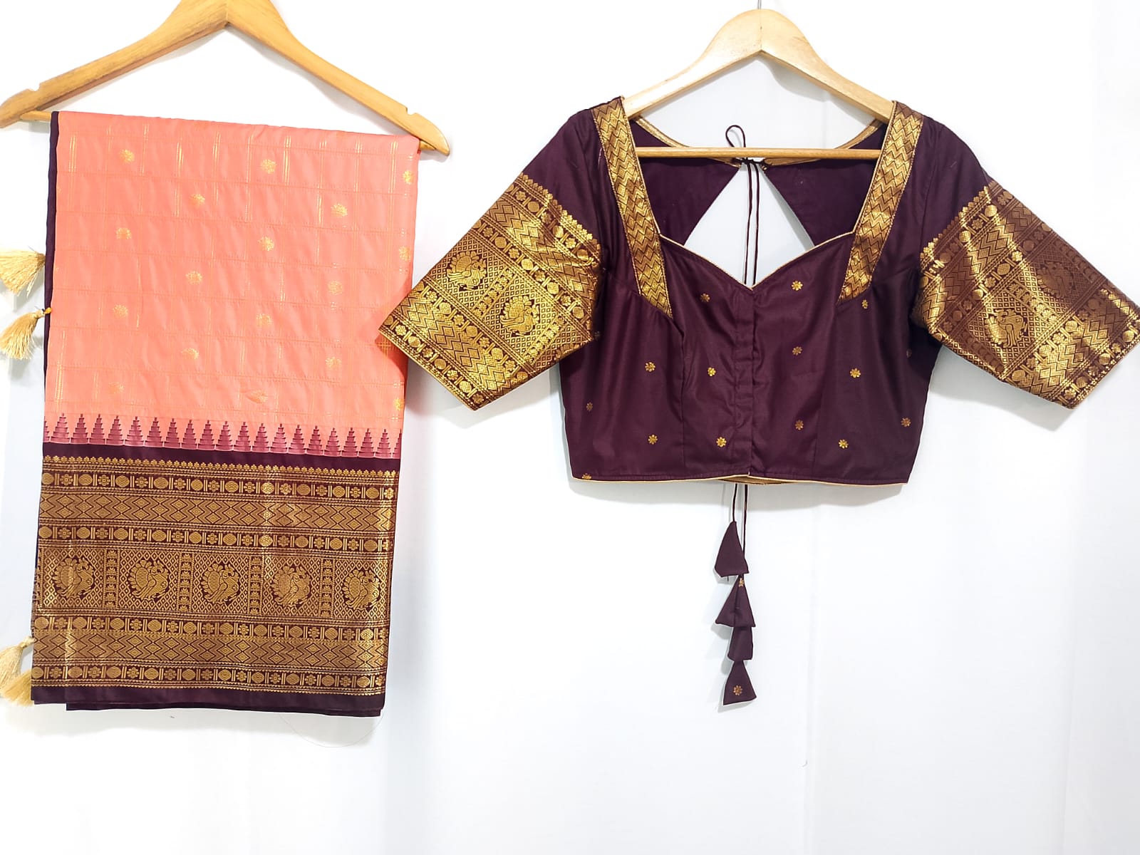 N951:Ready To Ship Beautiful Vintage Gadwal Saree With Stitched Blouse N951:Ready To Ship Beautiful Vintage Gadwal Saree With Stitched Blouse
