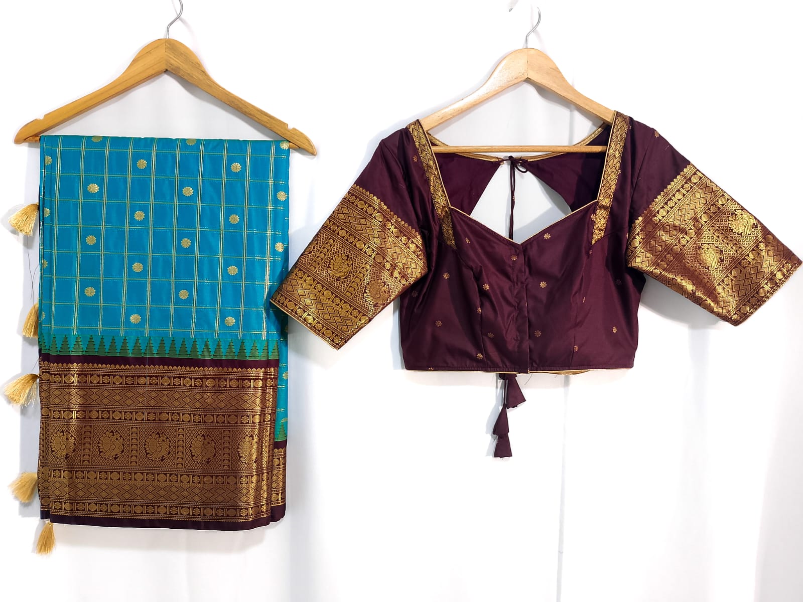 N953:Ready To Ship Beautiful Vintage Gadwal Saree With Stitched Blouse N953:Ready To Ship Beautiful Vintage Gadwal Saree With Stitched Blouse