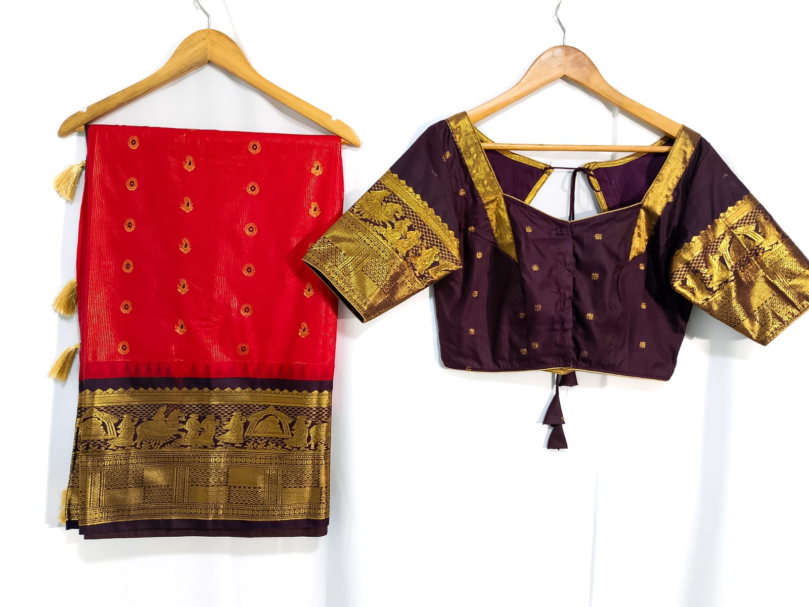 N958:Ready To Ship Beautiful Vintage Gadwal Saree With Stitched Blouse N958:Ready To Ship Beautiful Vintage Gadwal Saree With Stitched Blouse