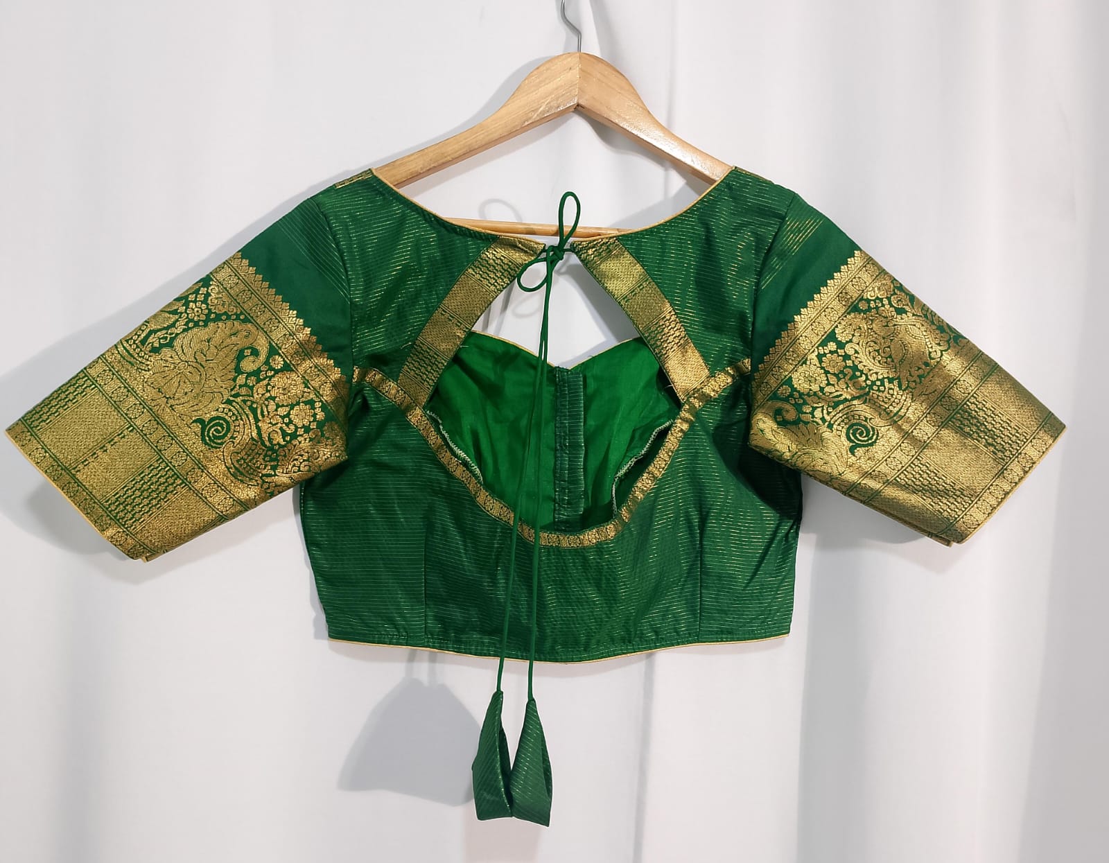 N949:Ready To Ship Beautiful Vintage Gadwal Saree With Stitched Blouse N949:Ready To Ship Beautiful Vintage Gadwal Saree With Stitched Blouse