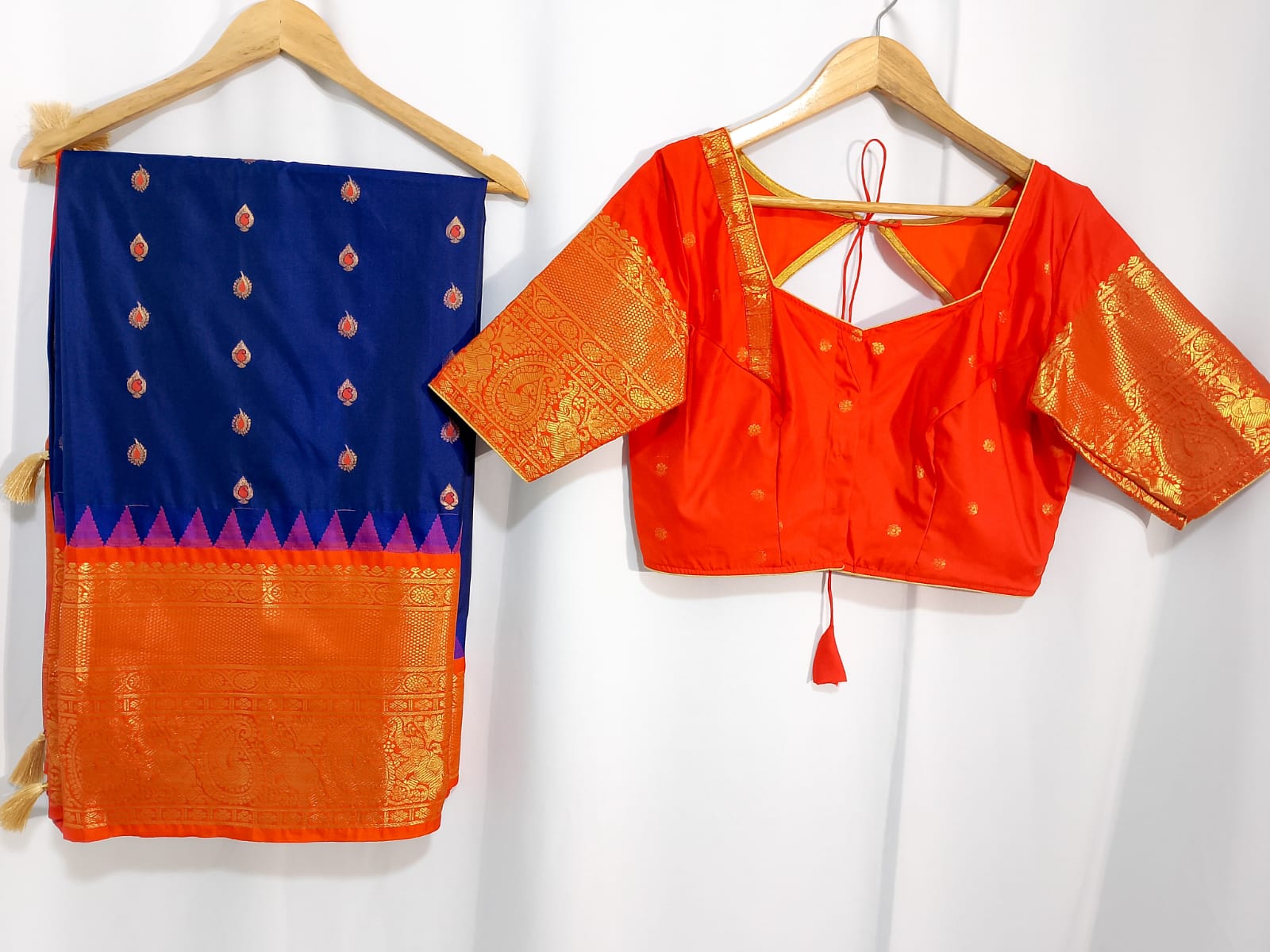 N966:Ready To Ship Beautiful Vintage Gadwal Saree With Stitched Blouse N966:Ready To Ship Beautiful Vintage Gadwal Saree With Stitched Blouse