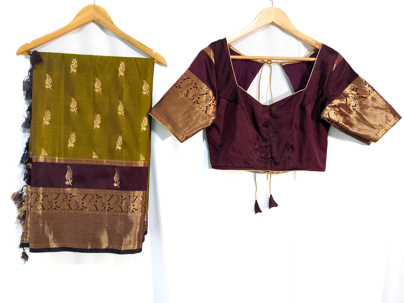 N937: Ready To Ship Beautiful Pure Kanchipattu Saree With Stitched Blouse