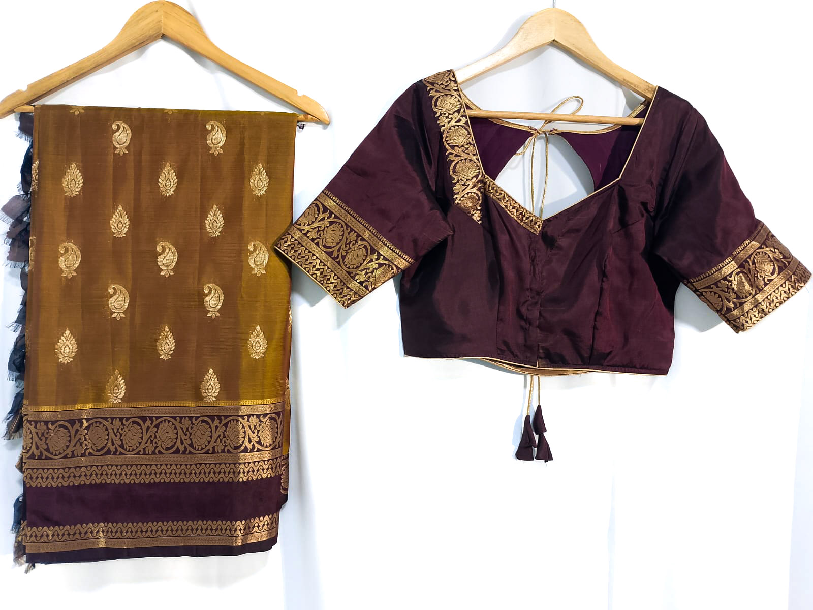 N936:Ready To Ship Beautiful Pure Kanchipattu Saree With Stitched Blouse