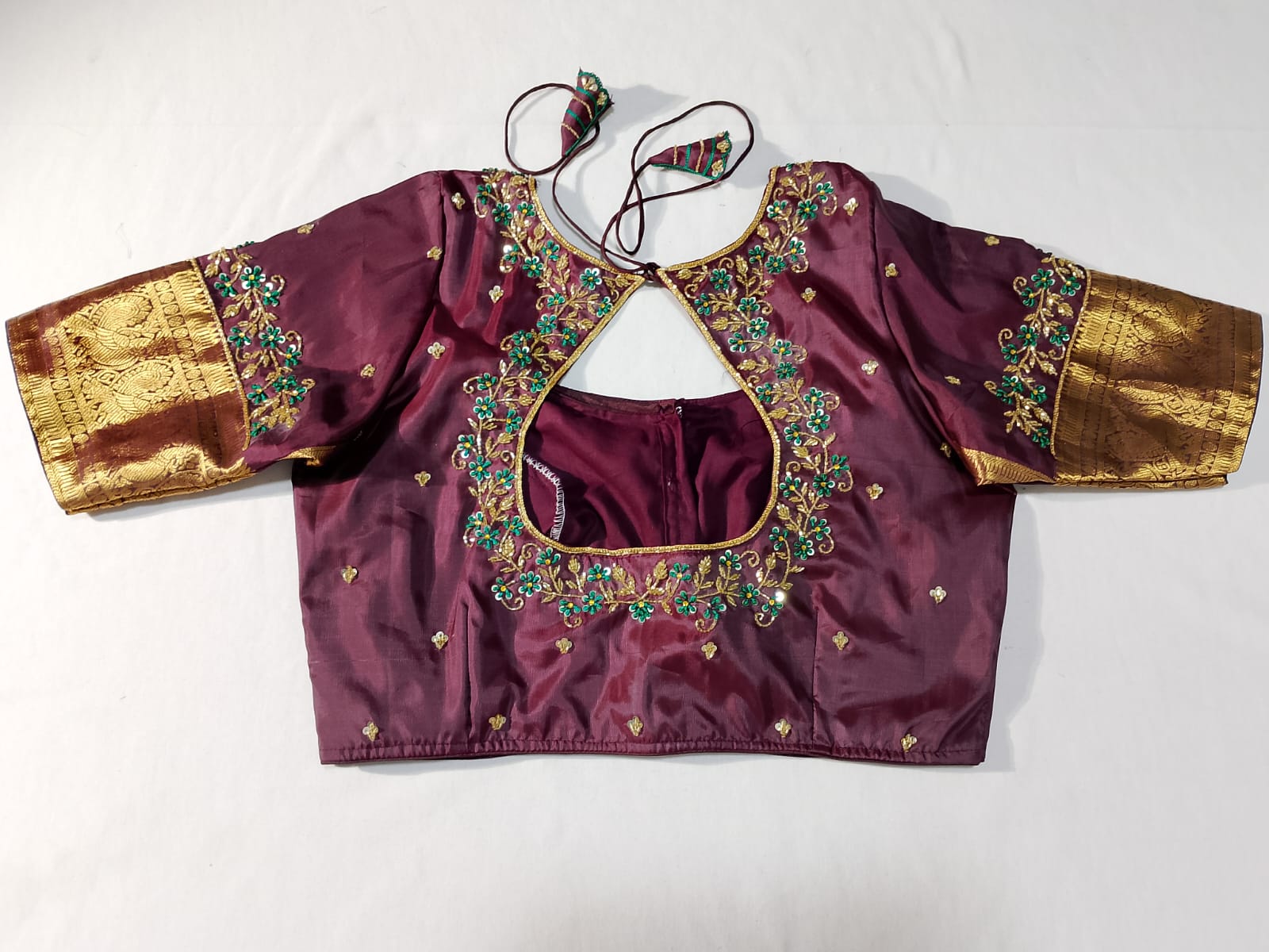 N947:Ready To Ship Beautiful Pure Kanchipattu Saree With Stitched Maggam Work Blouse N947:Ready To Ship Beautiful Pure Kanchipattu Saree With Stitched Maggam Work Blouse