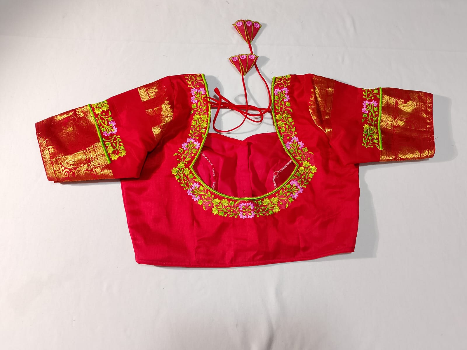 N948: Ready To Ship Beautiful Mangalagiri Saree With Stitched Embroidery Work Blouse N948: Ready To Ship Beautiful Mangalagiri Saree With Stitched Embroidery Work Blouse