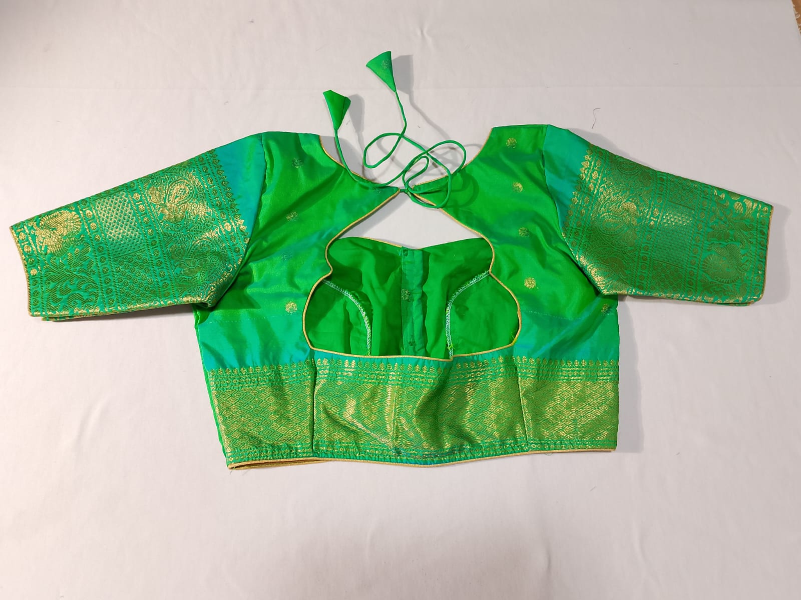 N975:Ready To Ship Beautiful Vintage Gadwal Saree With Stitched Blouse N975:Ready To Ship Beautiful Vintage Gadwal Saree With Stitched Blouse