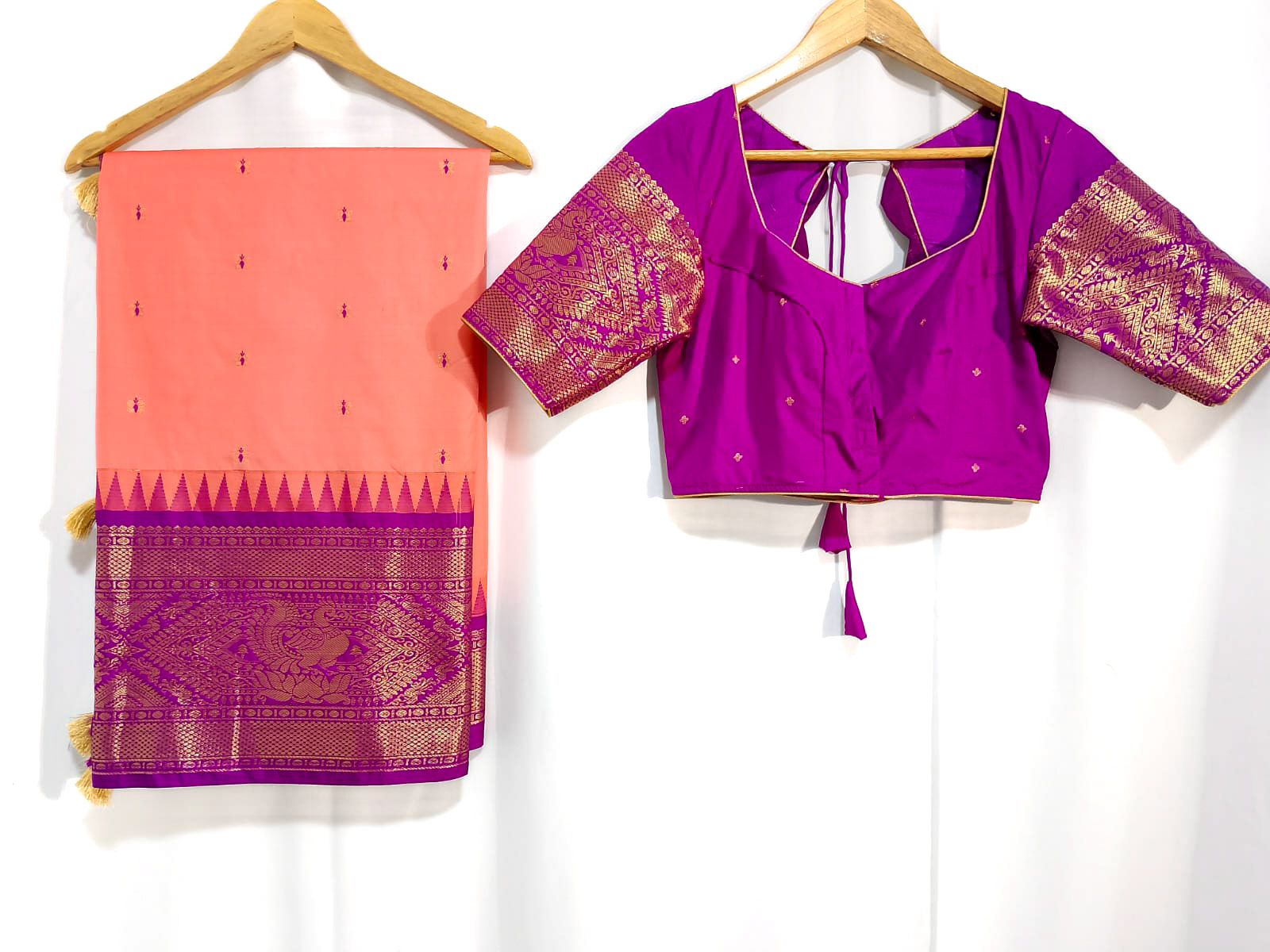 N987:Ready To Ship Beautiful Vintage Gadwal Saree With Stitched Blouse N987:Ready To Ship Beautiful Vintage Gadwal Saree With Stitched Blouse