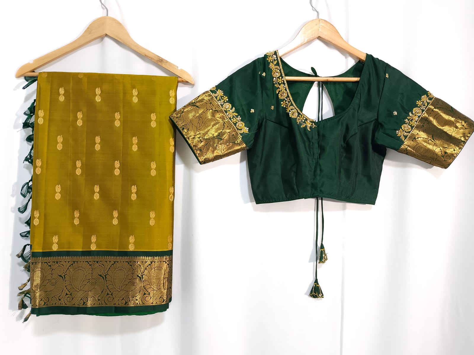 N946:Ready To Ship Beautiful Pure Kanchipattu Saree With Stitched Maggam Work Blouse