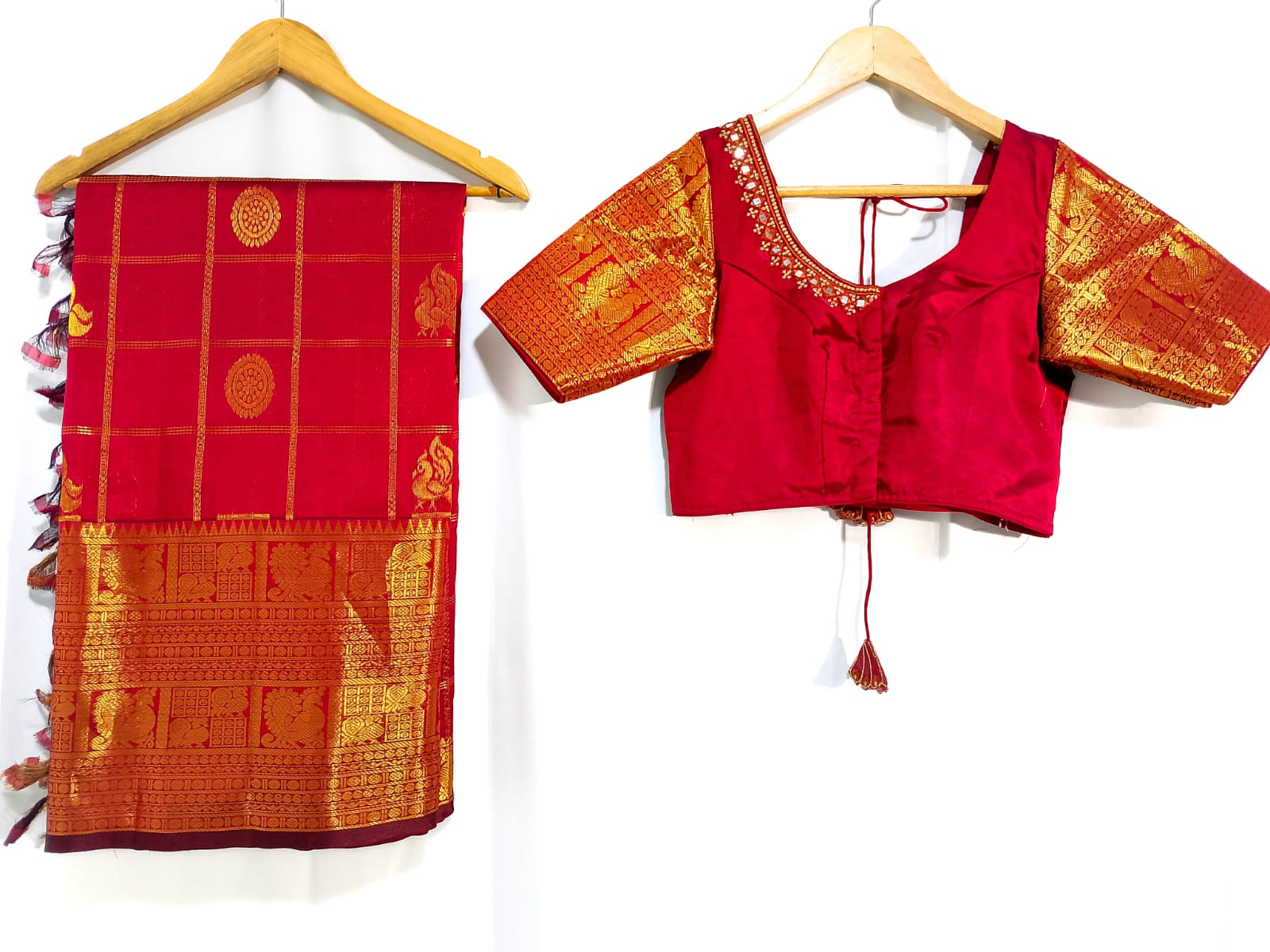 N999: Ready To Ship Beautiful Mangalagiri Saree With Stitched Embroidery Work Blouse N999: Ready To Ship Beautiful Mangalagiri Saree With Stitched Embroidery Work Blouse