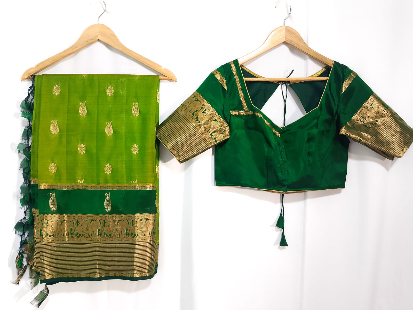 N1011: Ready To Ship Beautiful Pure Kanchipattu Saree With Stitched Blouse N1011: Ready To Ship Beautiful Pure Kanchipattu Saree With Stitched Blouse
