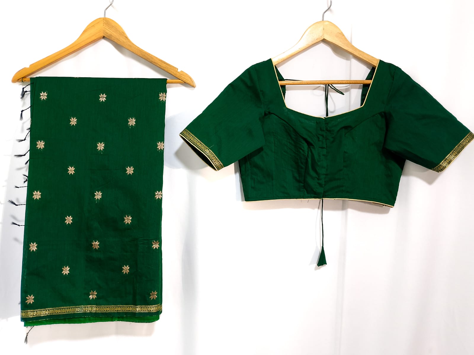 N1019: Ready To Ship Beautiful Cotton Silk Saree With Stitched Blouse N1019: Ready To Ship Beautiful Cotton Silk Saree With Stitched Blouse