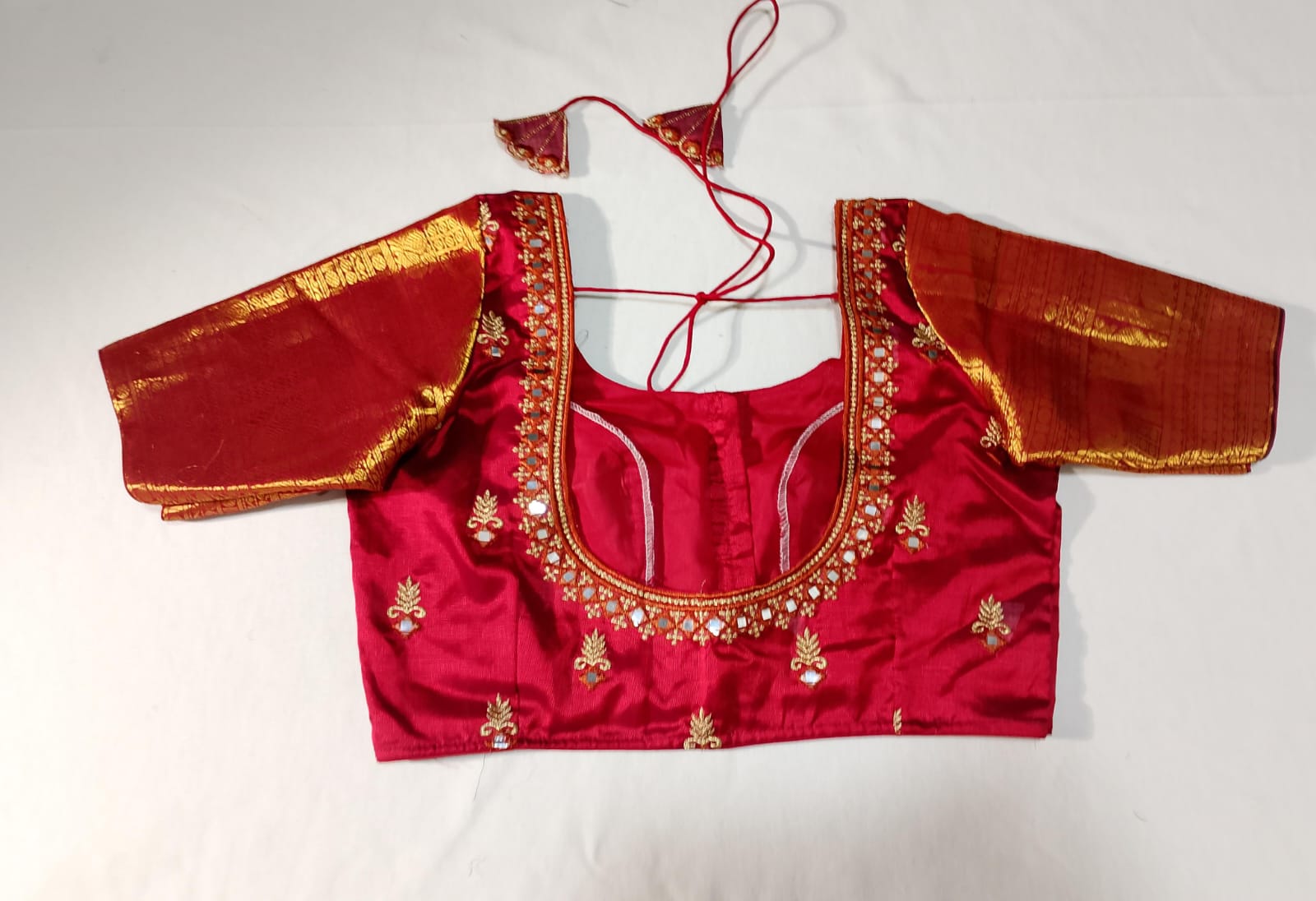N999: Ready To Ship Beautiful Mangalagiri Saree With Stitched Embroidery Work Blouse N999: Ready To Ship Beautiful Mangalagiri Saree With Stitched Embroidery Work Blouse