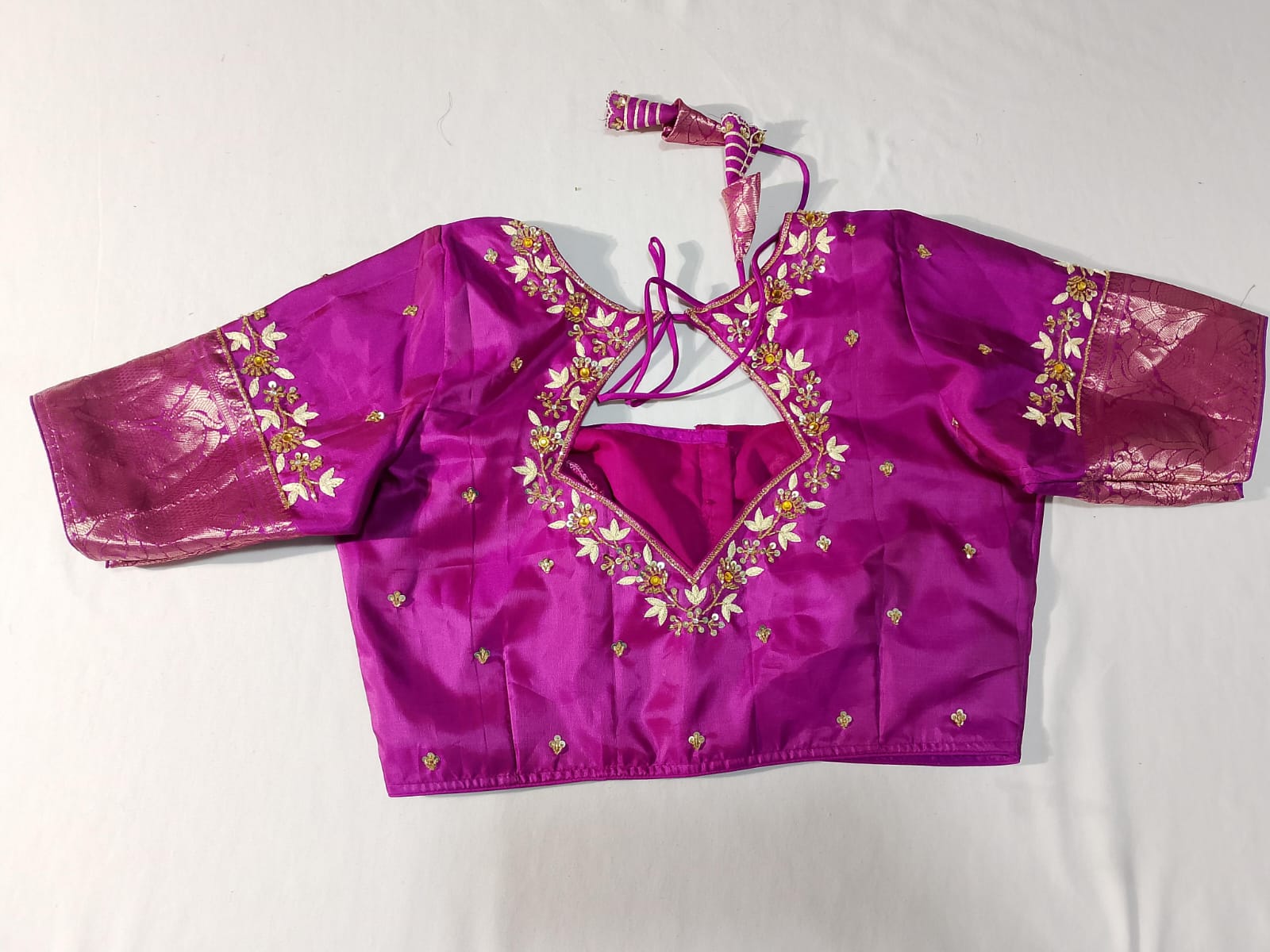 N1048:Ready To Ship Beautiful Pure Kanchipattu Saree With Stitched Maggam Work Blouse