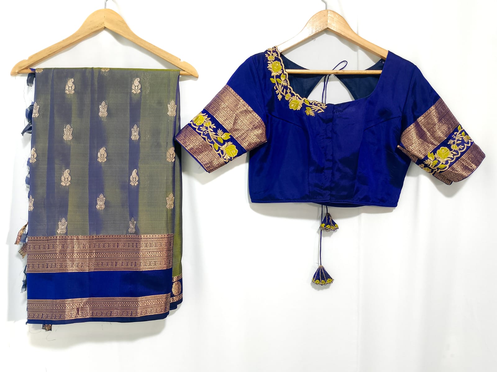 N1040: Ready To Ship Beautiful Pure Kanchiapttu Saree With Stitched Embroidery Work Blouse