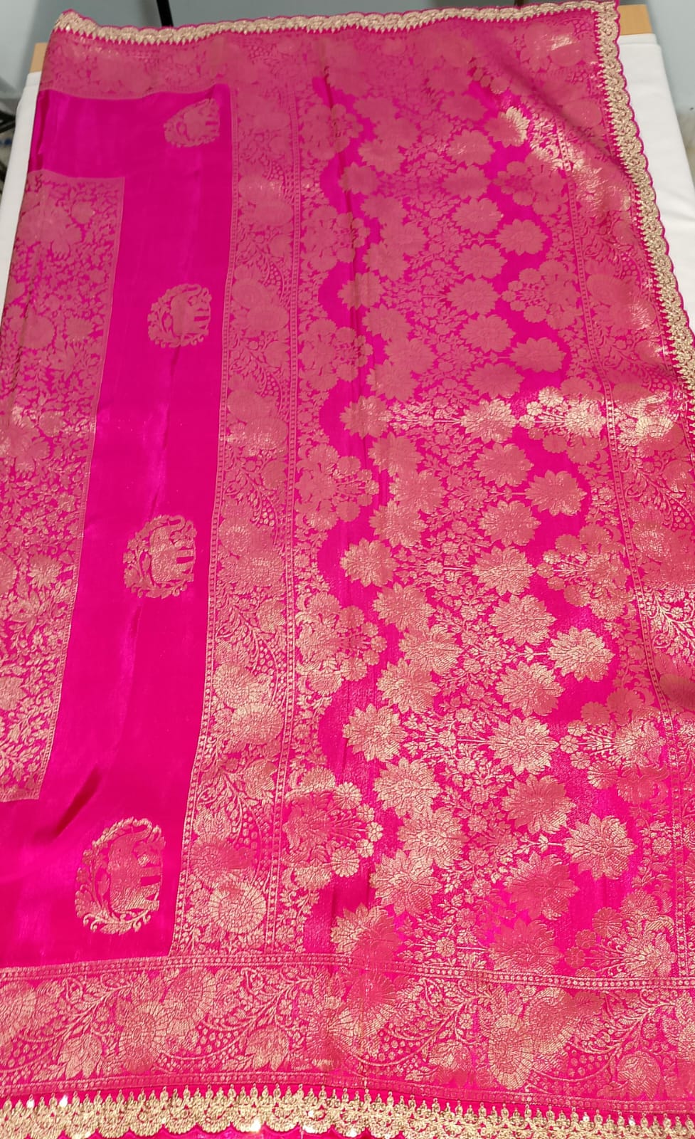 N1052: Ready To Ship Beautiful Pure Munga Crepe Silk Saree With Stitched Blouse
