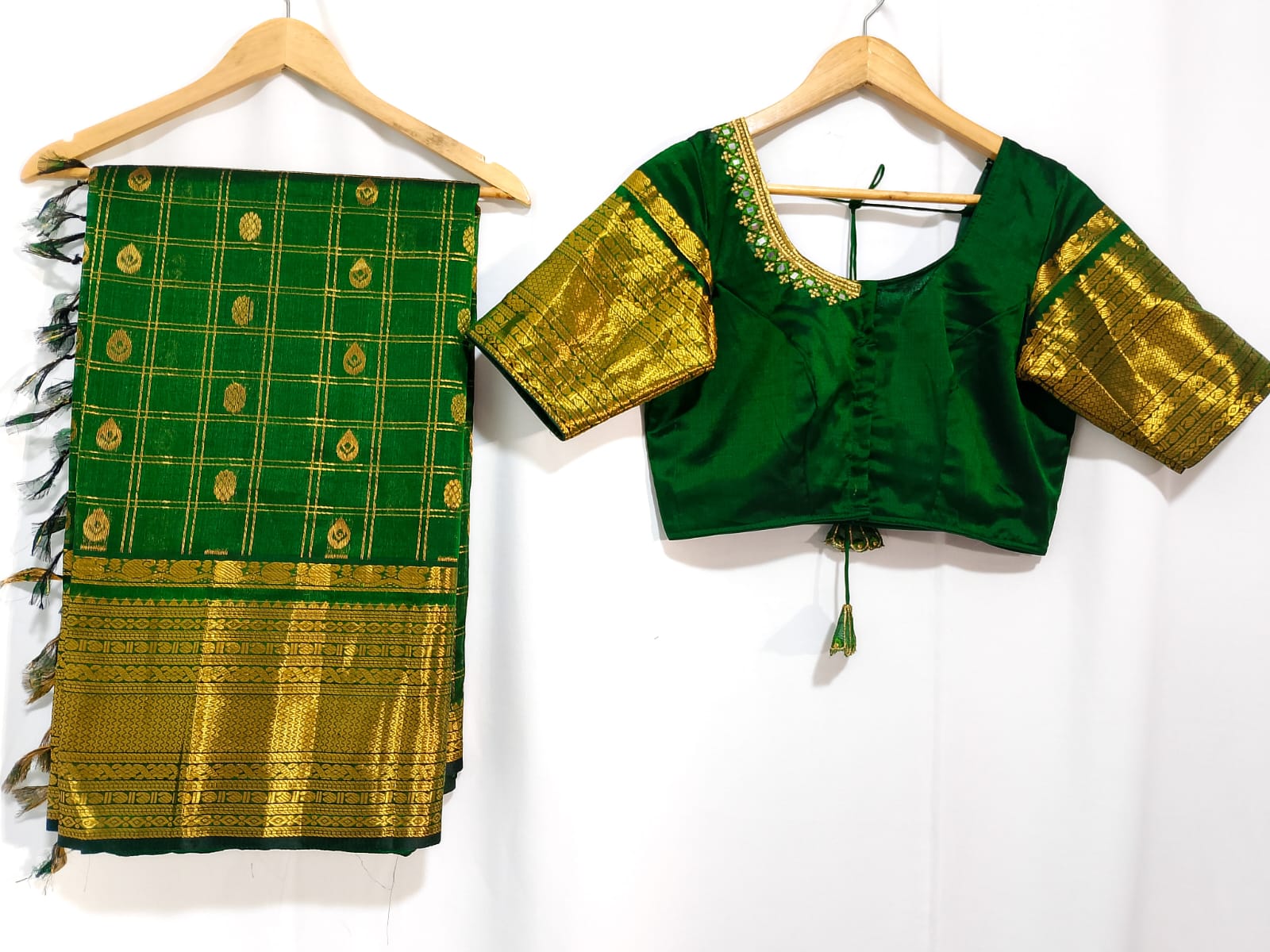N1055: Ready To Ship Beautiful Mangalagiri Saree With Stitched Embroidery Work Blouse