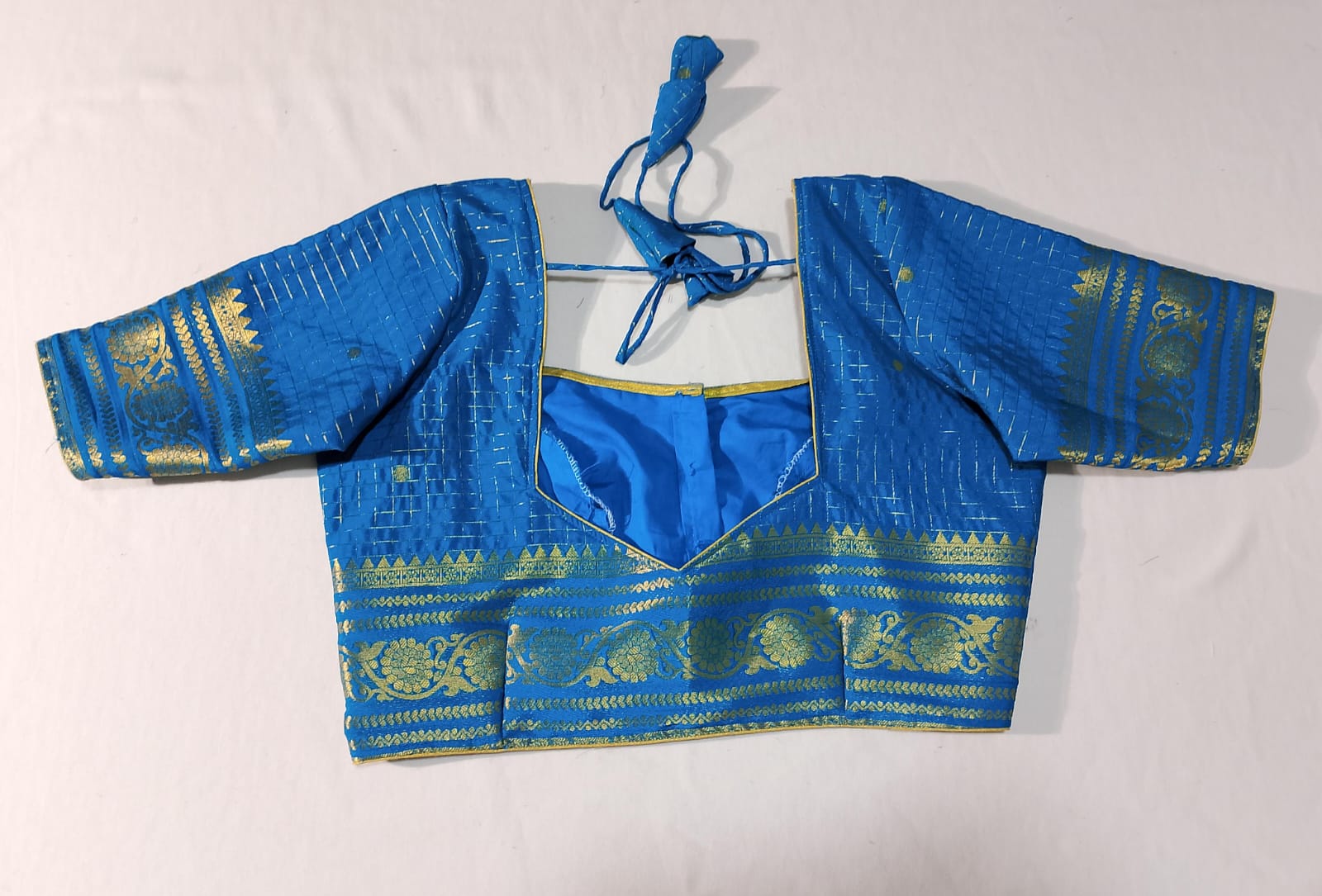 N1067: Ready To Ship Beautiful Mysore Crepe Silk Saree With Stitched Blouse N1067: Ready To Ship Beautiful Mysore Crepe Silk Saree With Stitched Blouse