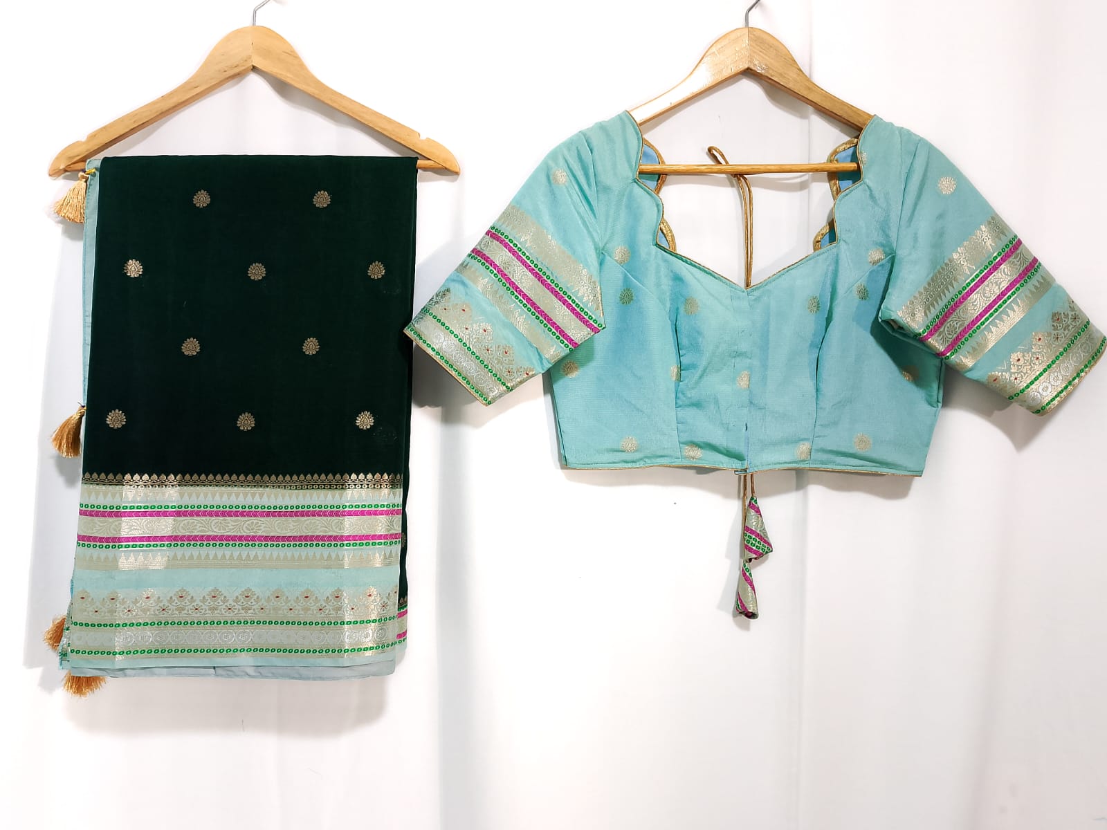 N1071: Ready To Ship Beautiful Banarasi Saree With Stitched Blouse