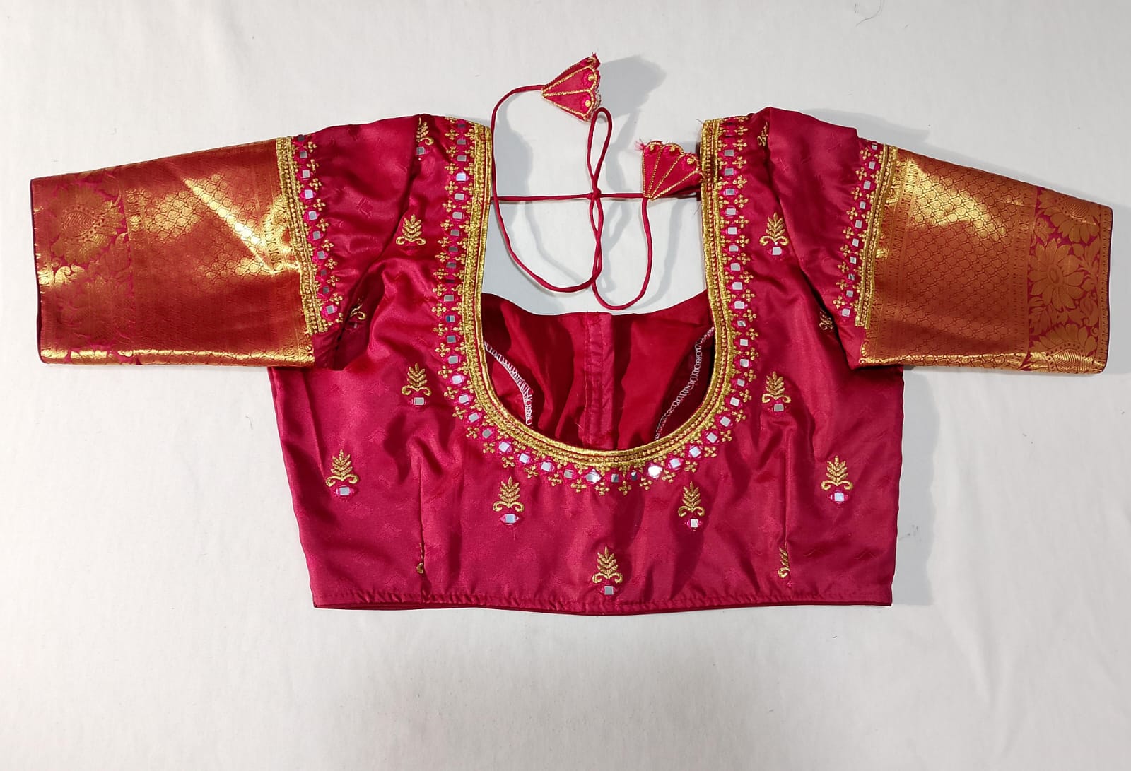 N1085: Ready To Ship Beautiful Saree With Stitched Blouse